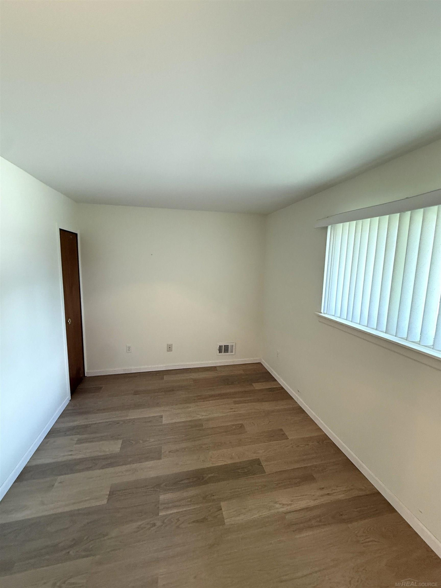 8147 BUSKO Street, Warren, MI 48093 — Photo 14