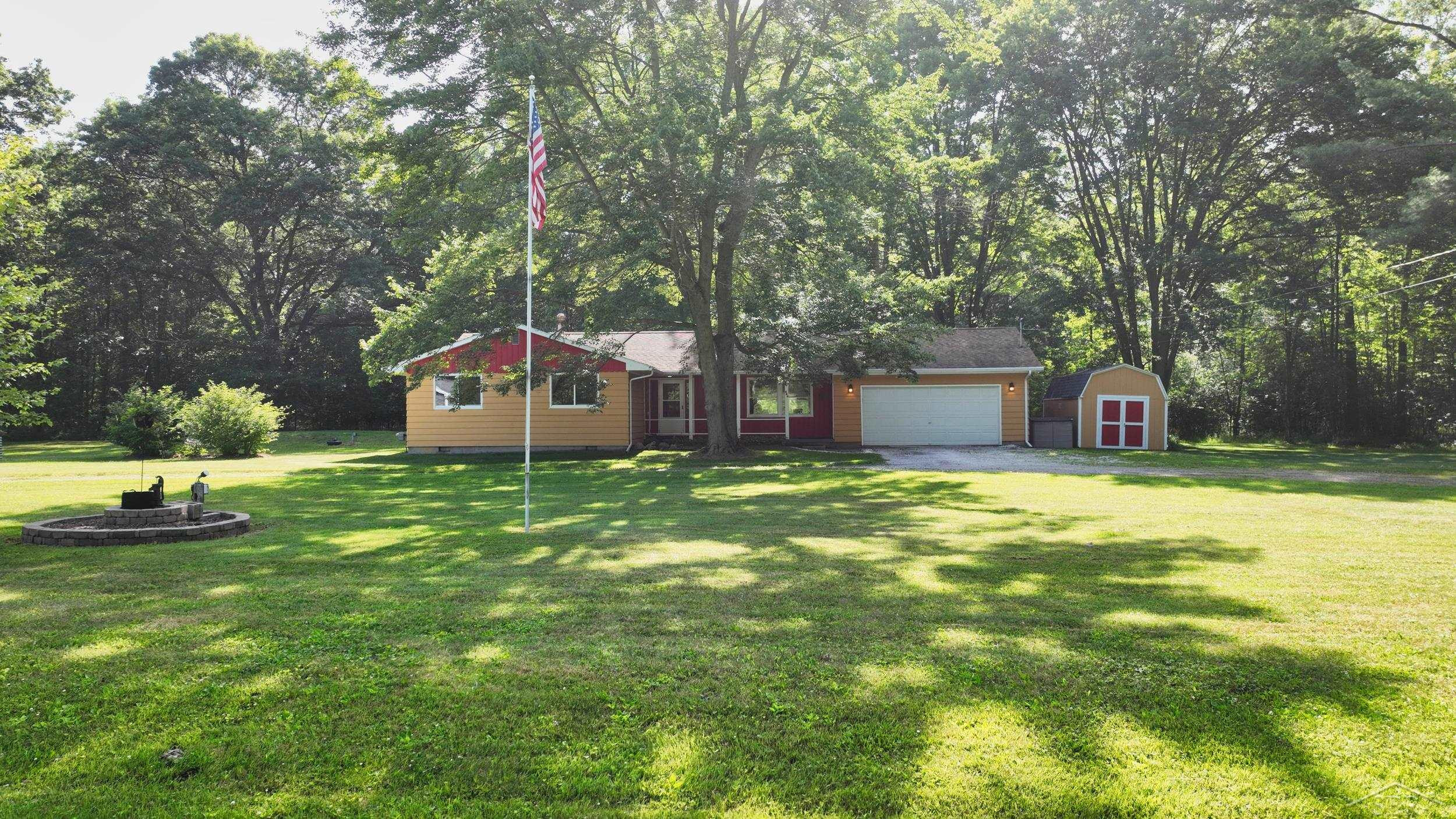 549 S Eight Mile Road, Midland, MI 48640 — Photo 2