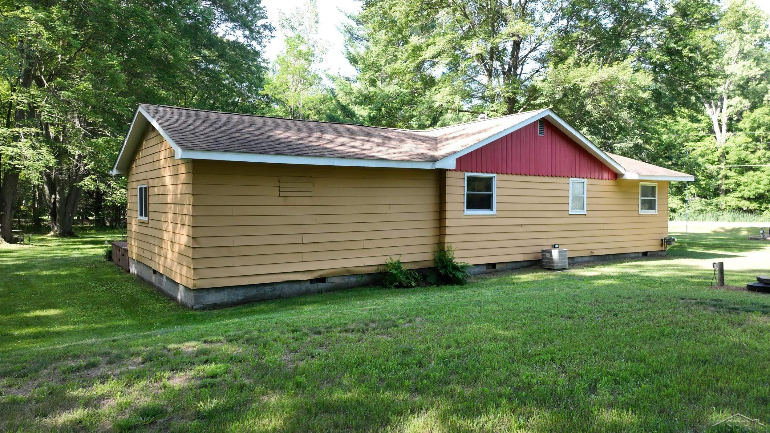 549 S Eight Mile Road, Midland, MI 48640 — Photo 8