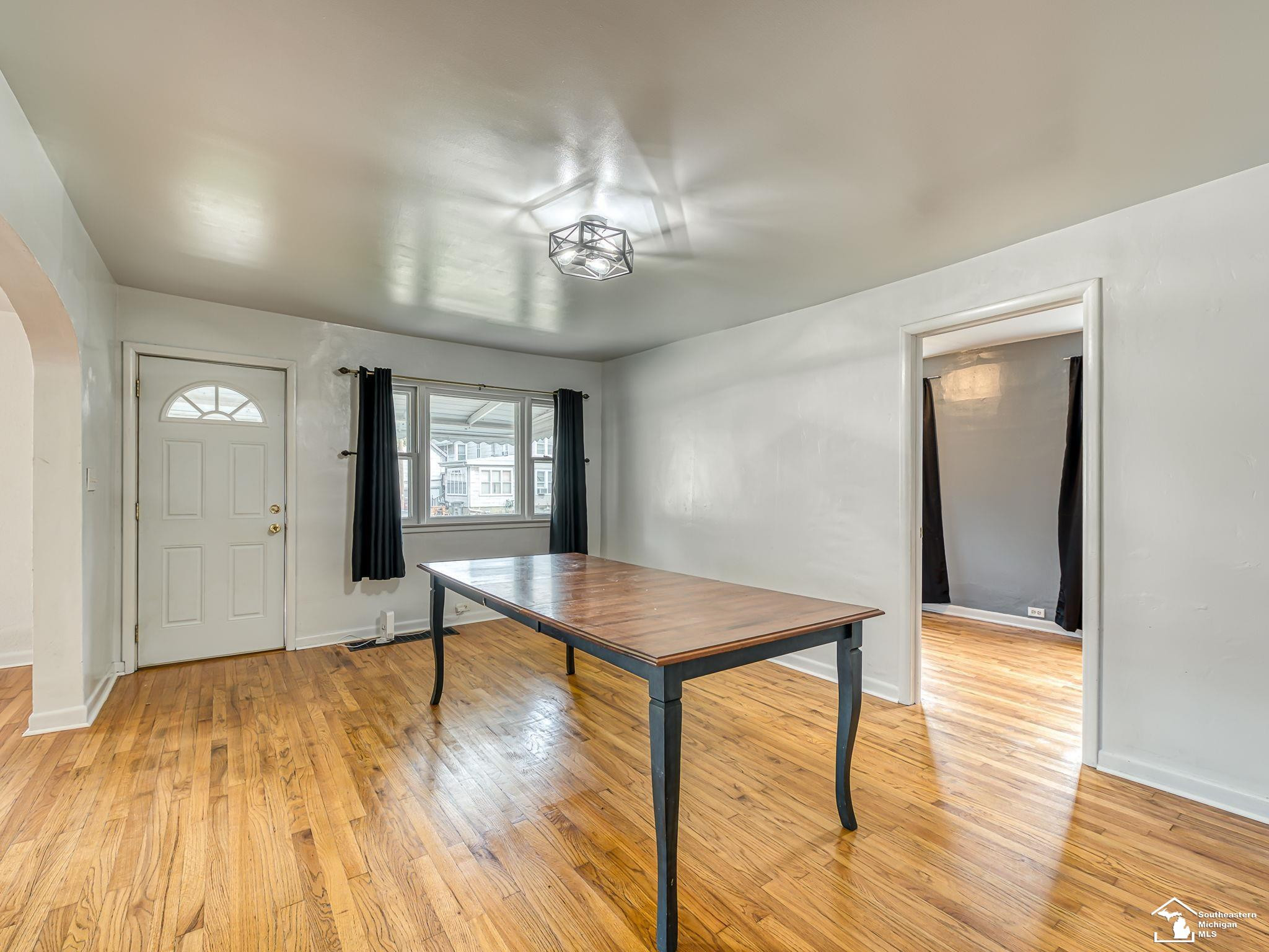 518 Comstock Street, Adrian, MI 49221 — Photo 4
