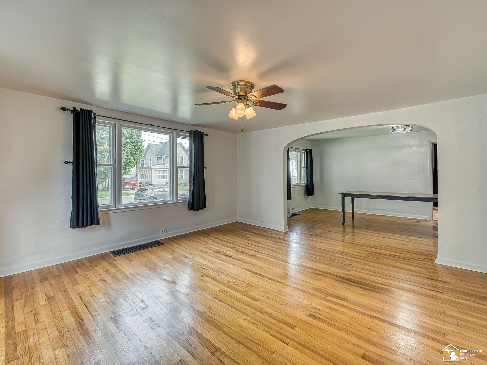 518 Comstock Street, Adrian, MI 49221 — Photo 8