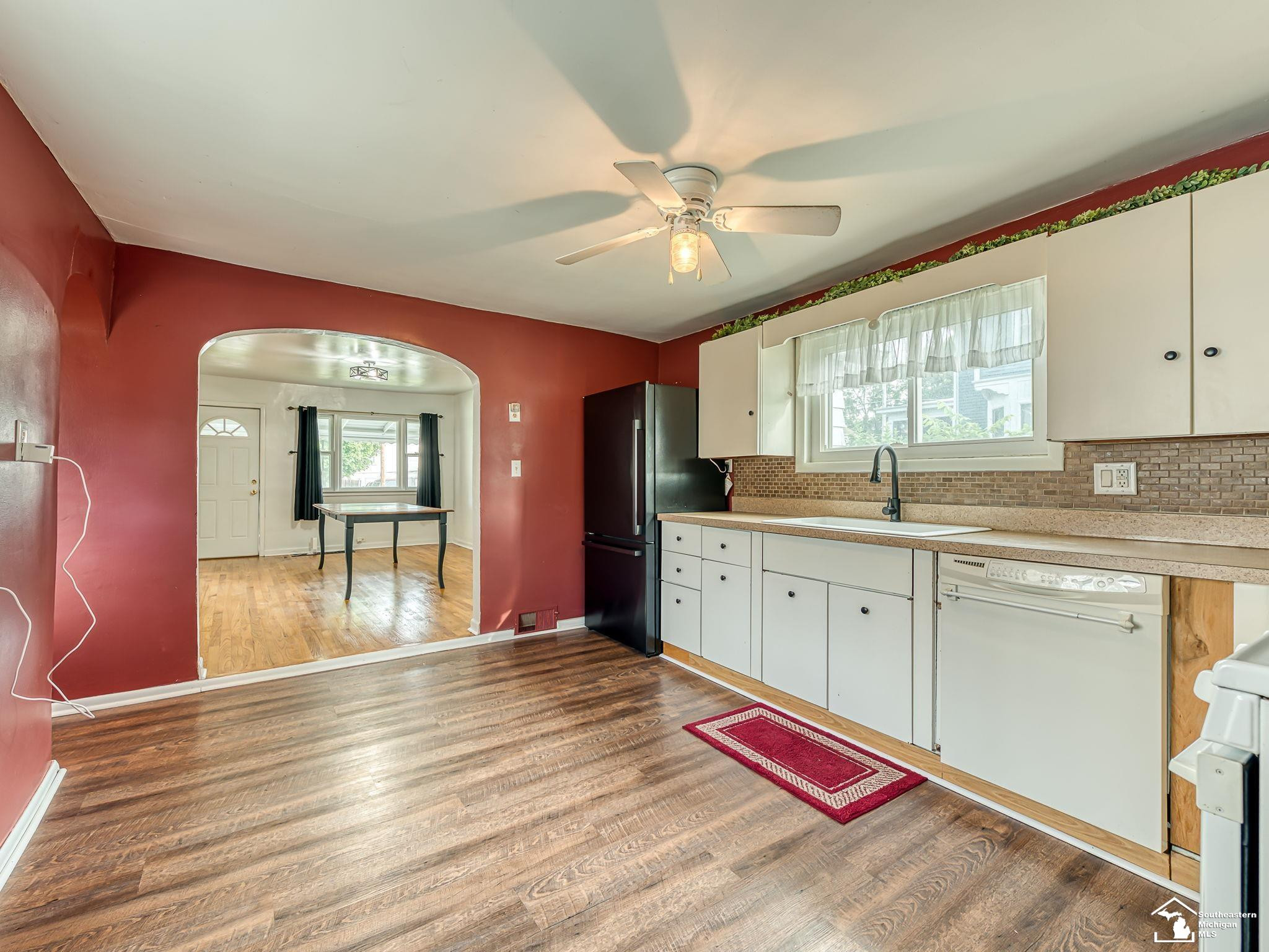 518 Comstock Street, Adrian, MI 49221 — Photo 11