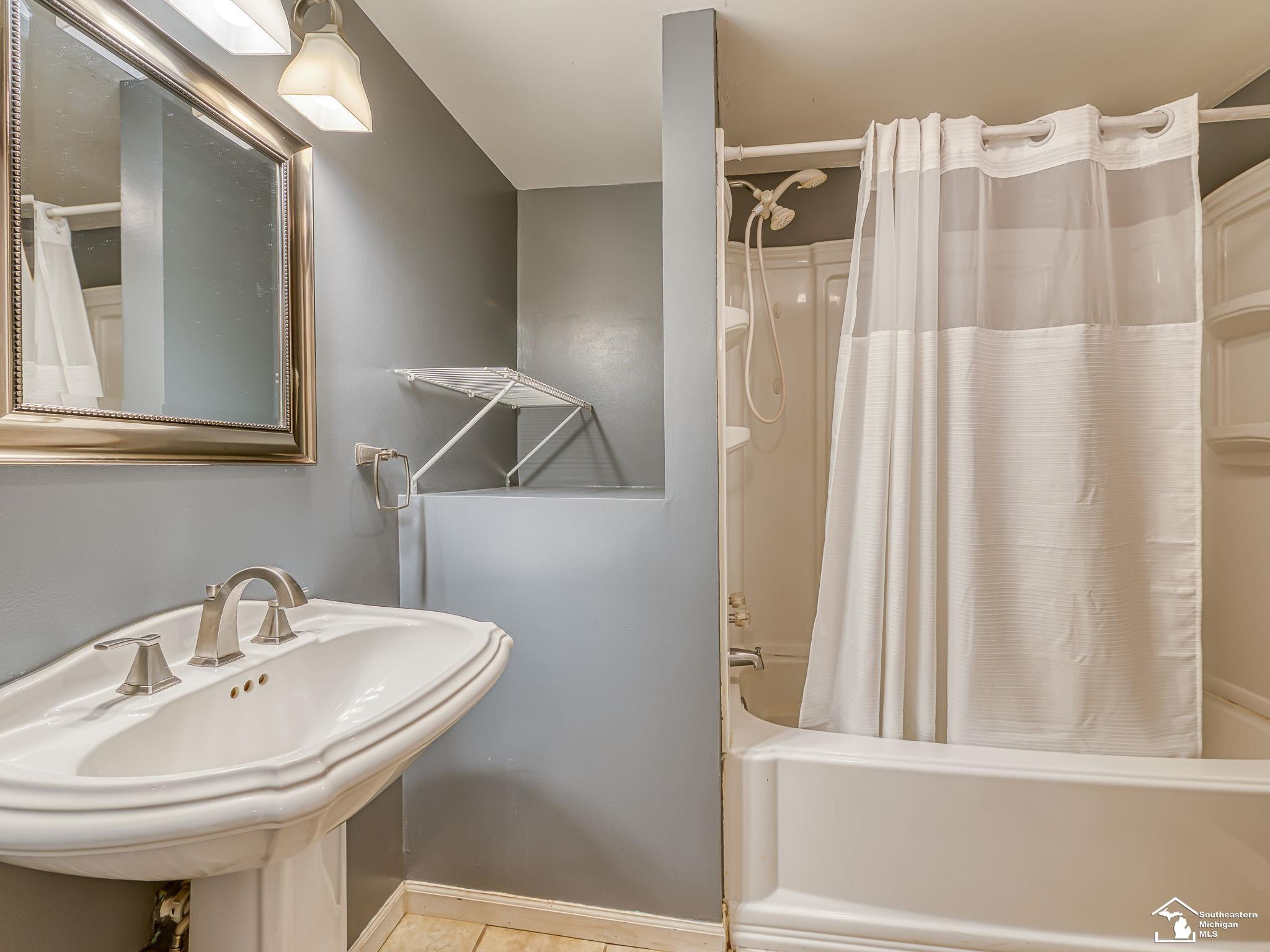 518 Comstock Street, Adrian, MI 49221 — Photo 13