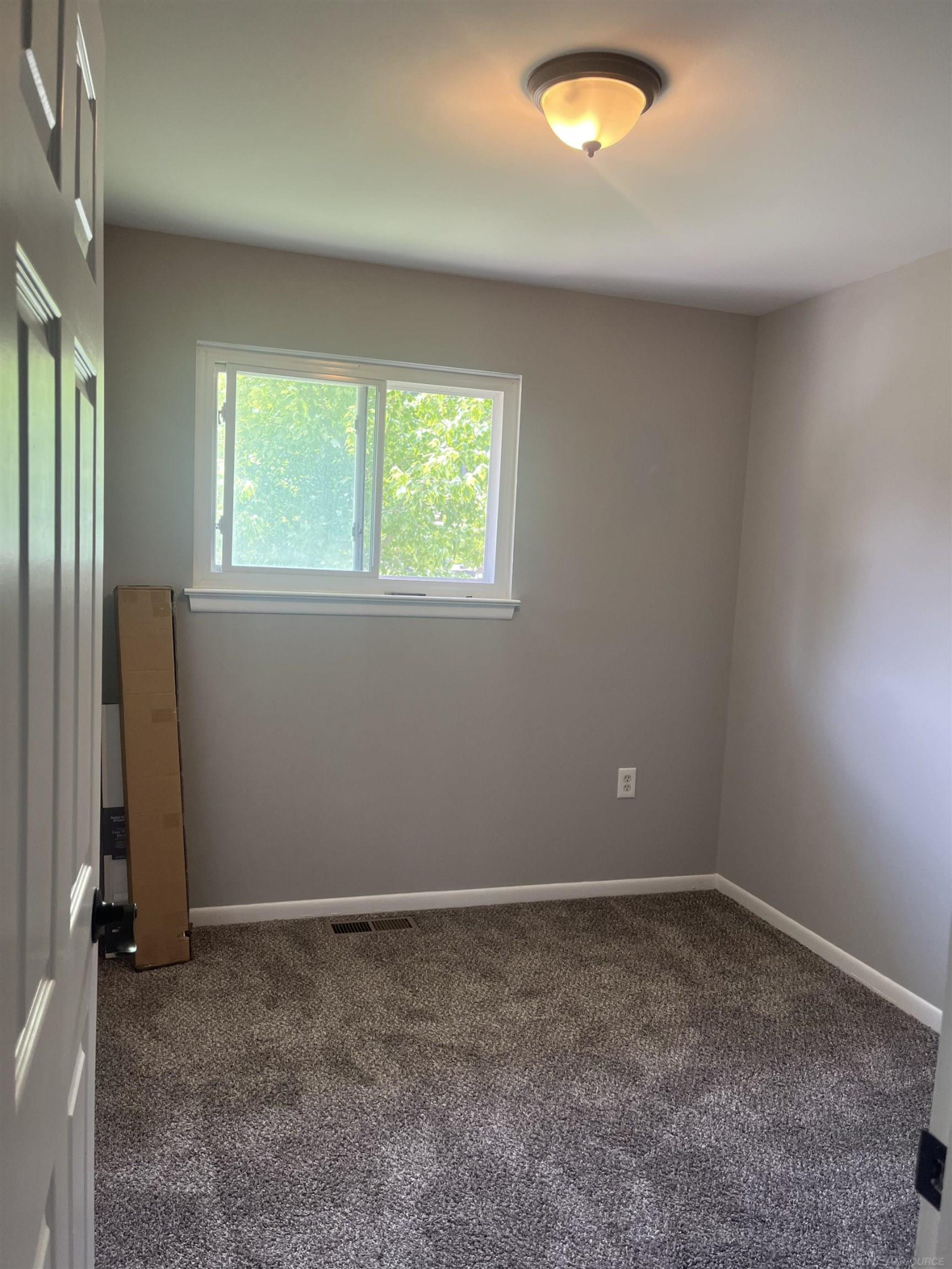 235 Ewell Street, MI 48065 — Photo 17
