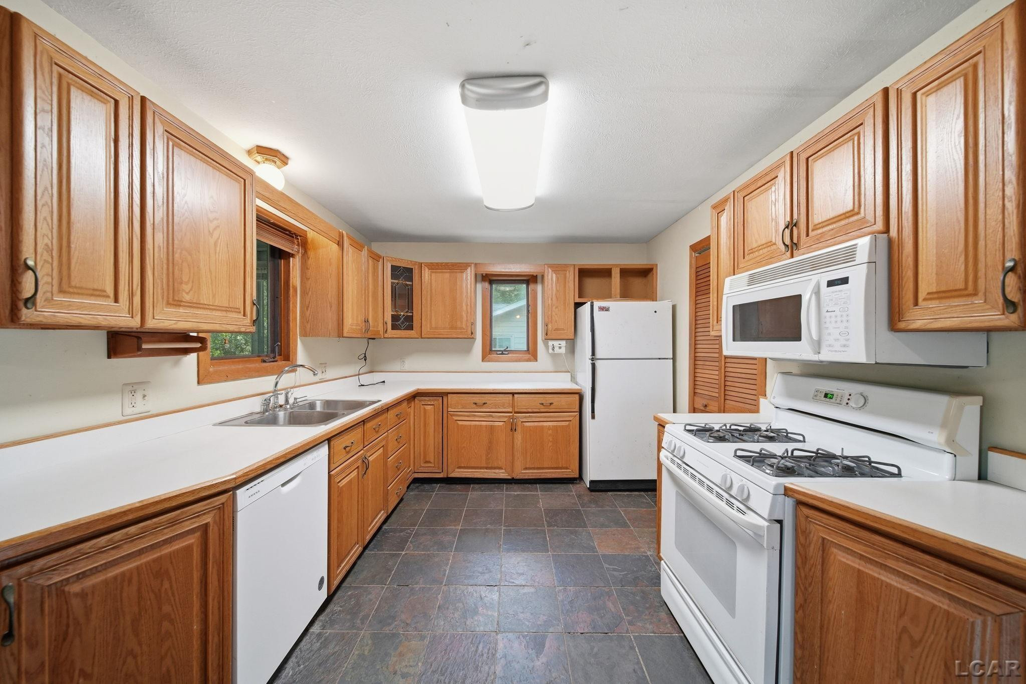 295 Ridgeway Drive, Brooklyn, MI 49230 — Photo 12