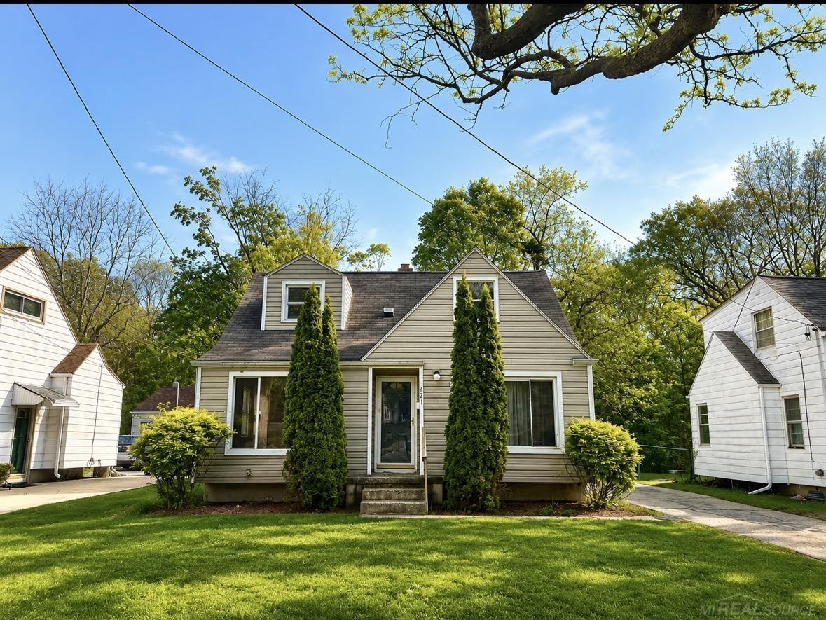 621 Bradley Avenue, Flint, MI 48503 — front exterior