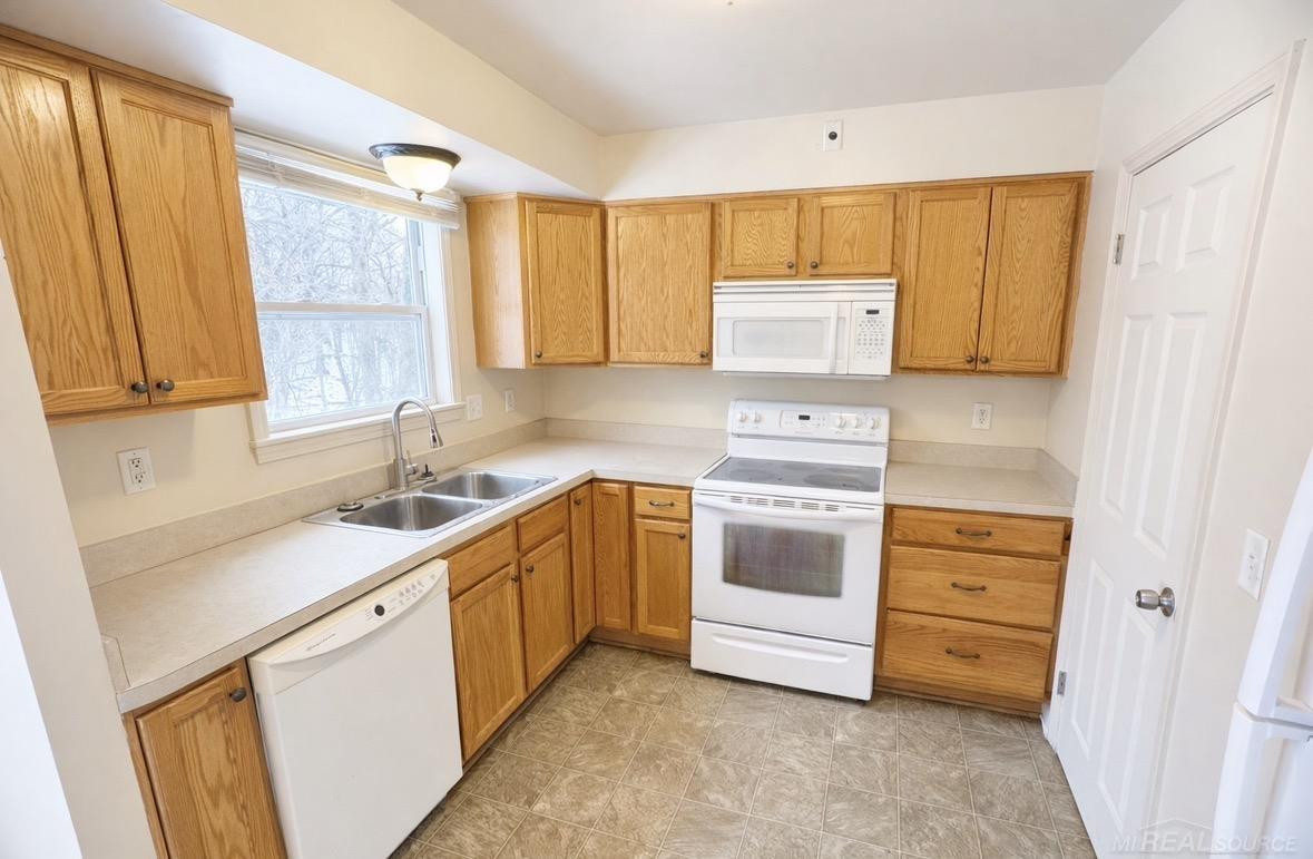 621 Bradley Avenue, Flint, MI 48503 — Photo 7