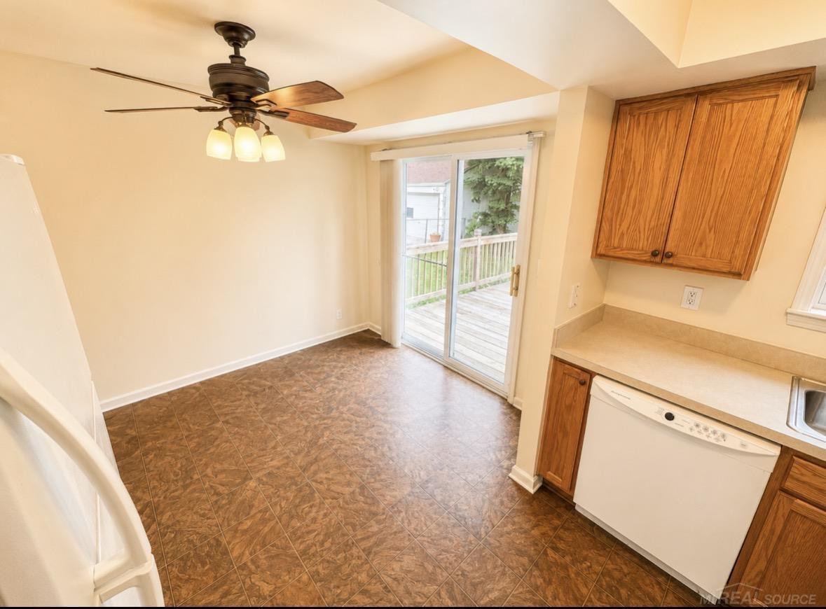 621 Bradley Avenue, Flint, MI 48503 — Photo 8