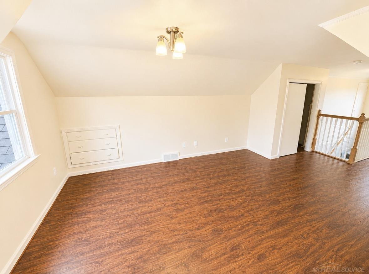 621 Bradley Avenue, Flint, MI 48503 — Photo 14