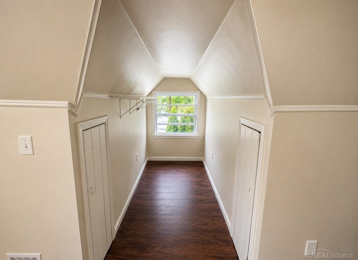 621 Bradley Avenue, Flint, MI 48503 — Photo 16