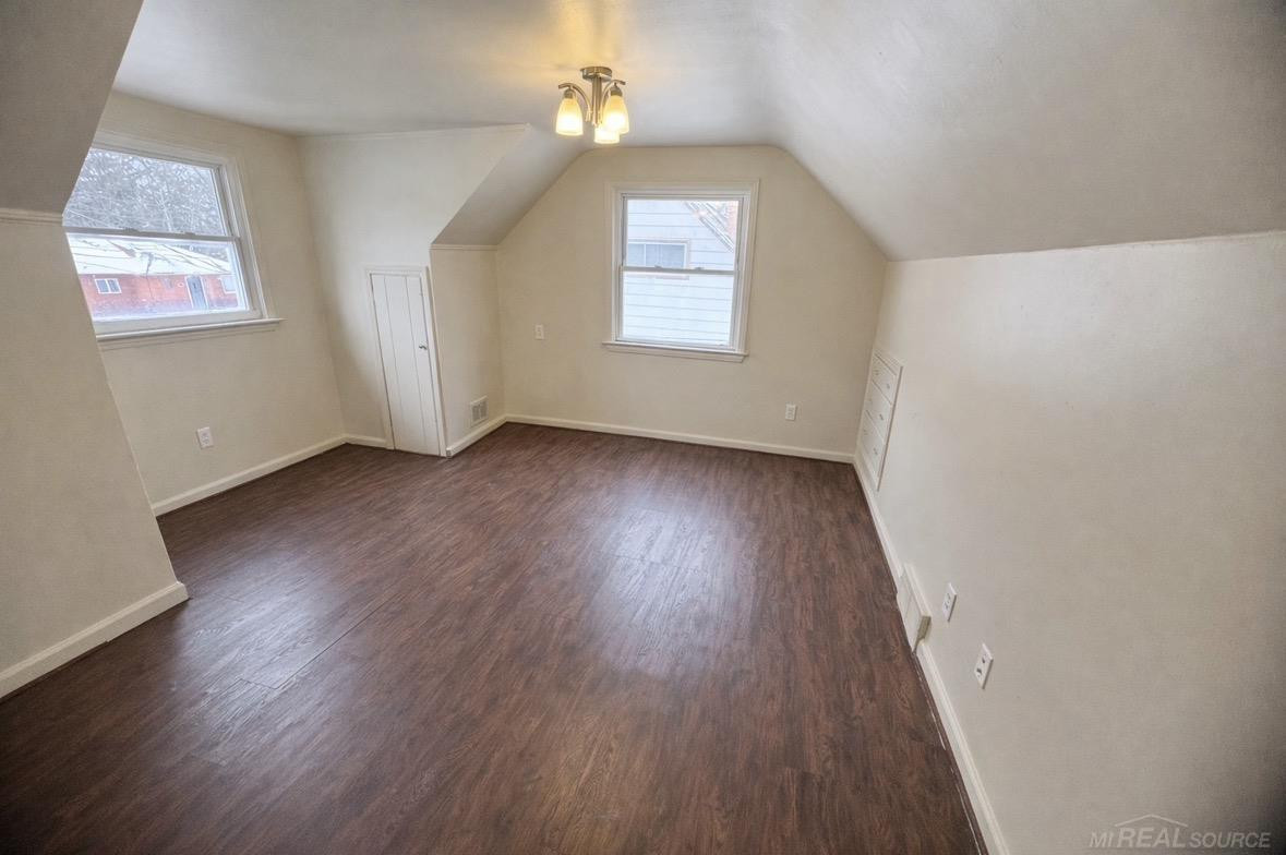 621 Bradley Avenue, Flint, MI 48503 — Photo 17
