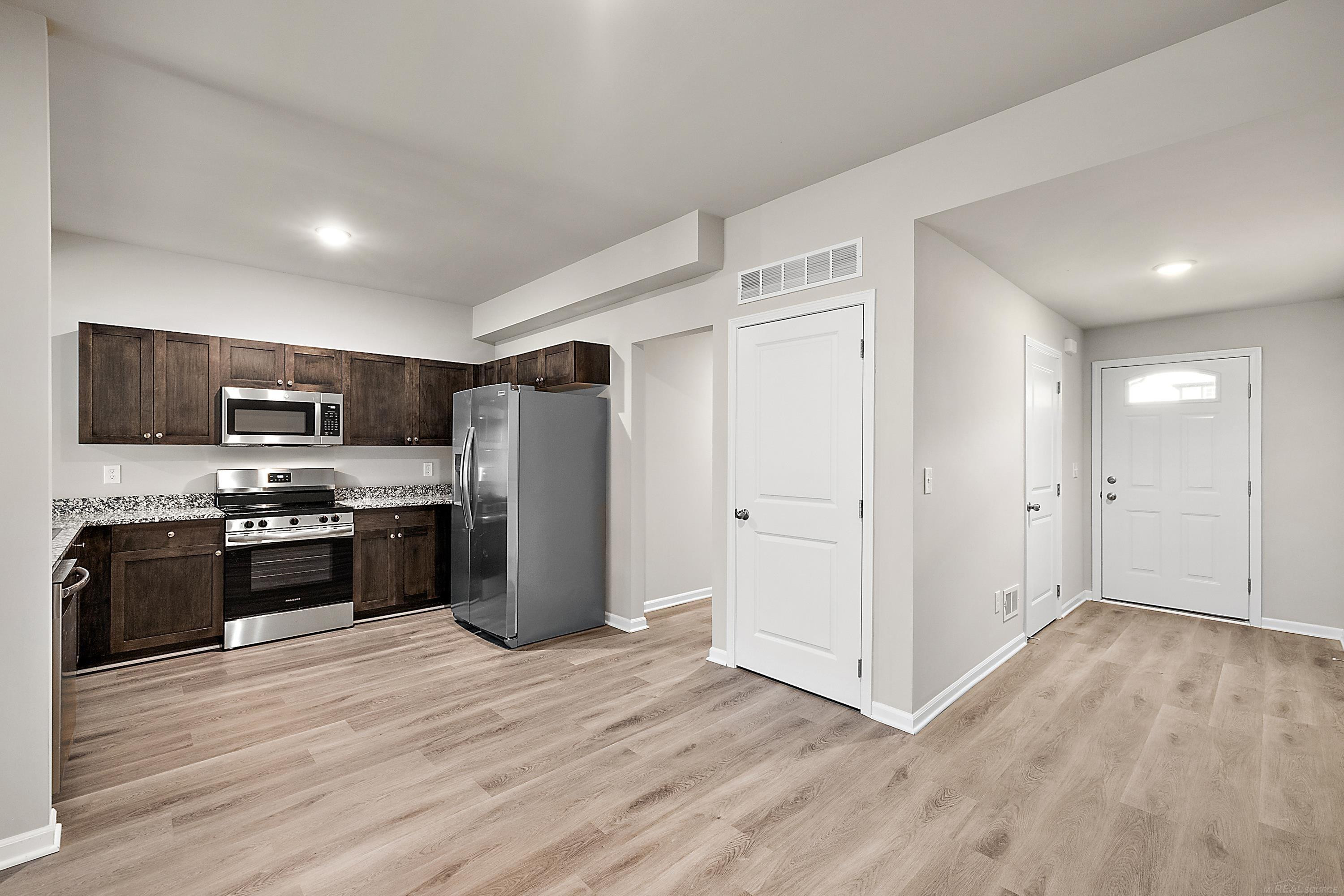 51402 Tides Drive, Bldg 2 Unit 6F, MI — Photo 13