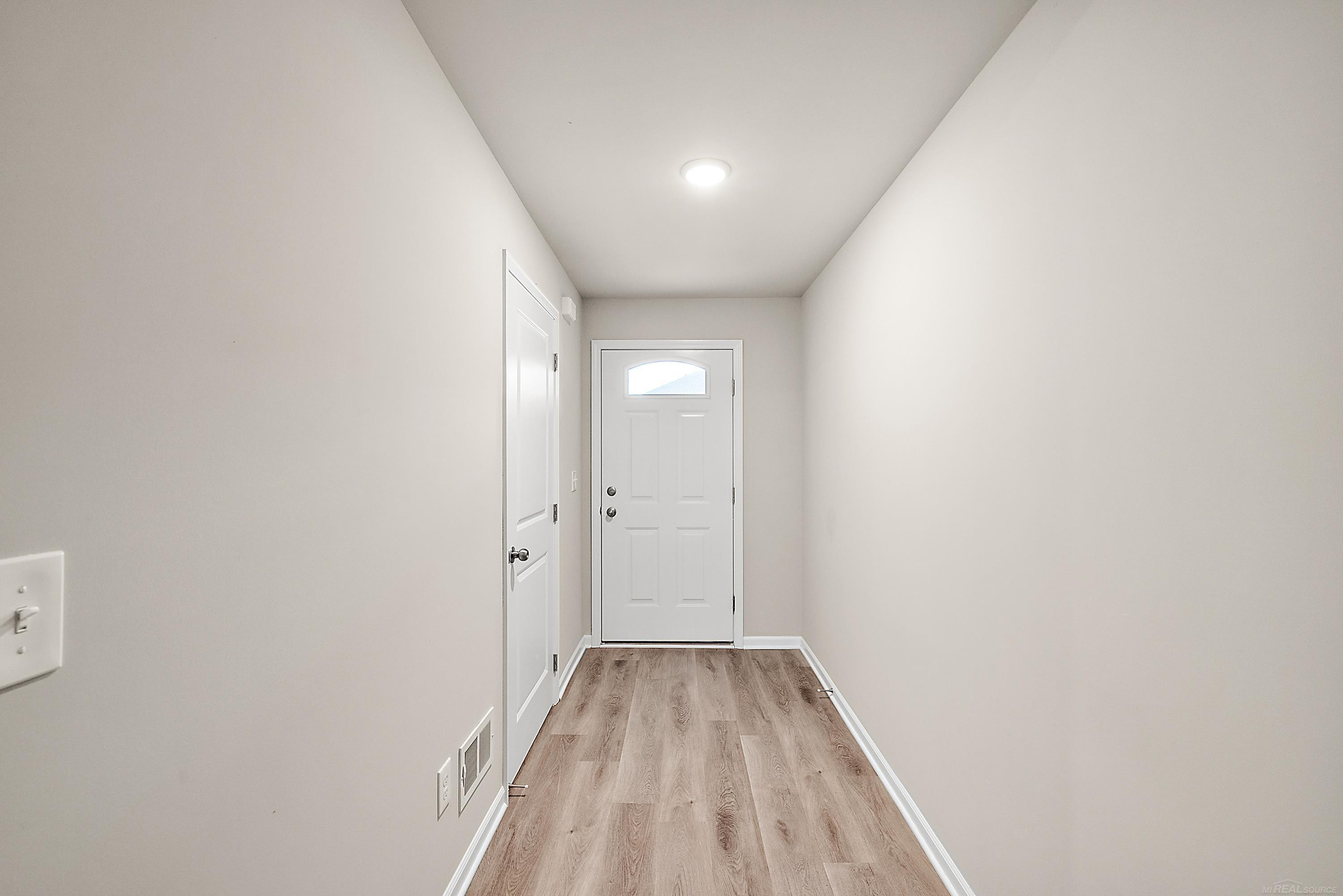 51402 Tides Drive, Bldg 2 Unit 6F, MI — Photo 24