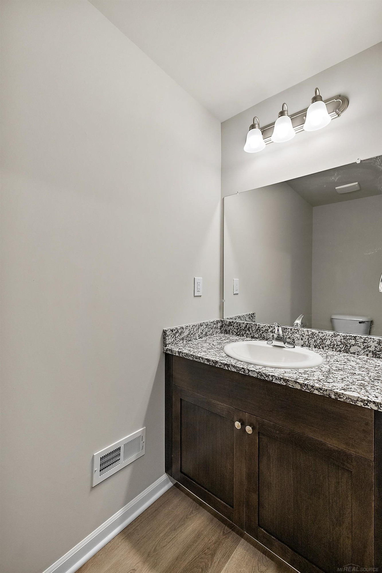 51402 Tides Drive, Bldg 2 Unit 6F, MI — Photo 26