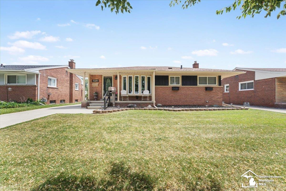 2351 Medford Street, Trenton, MI 48183