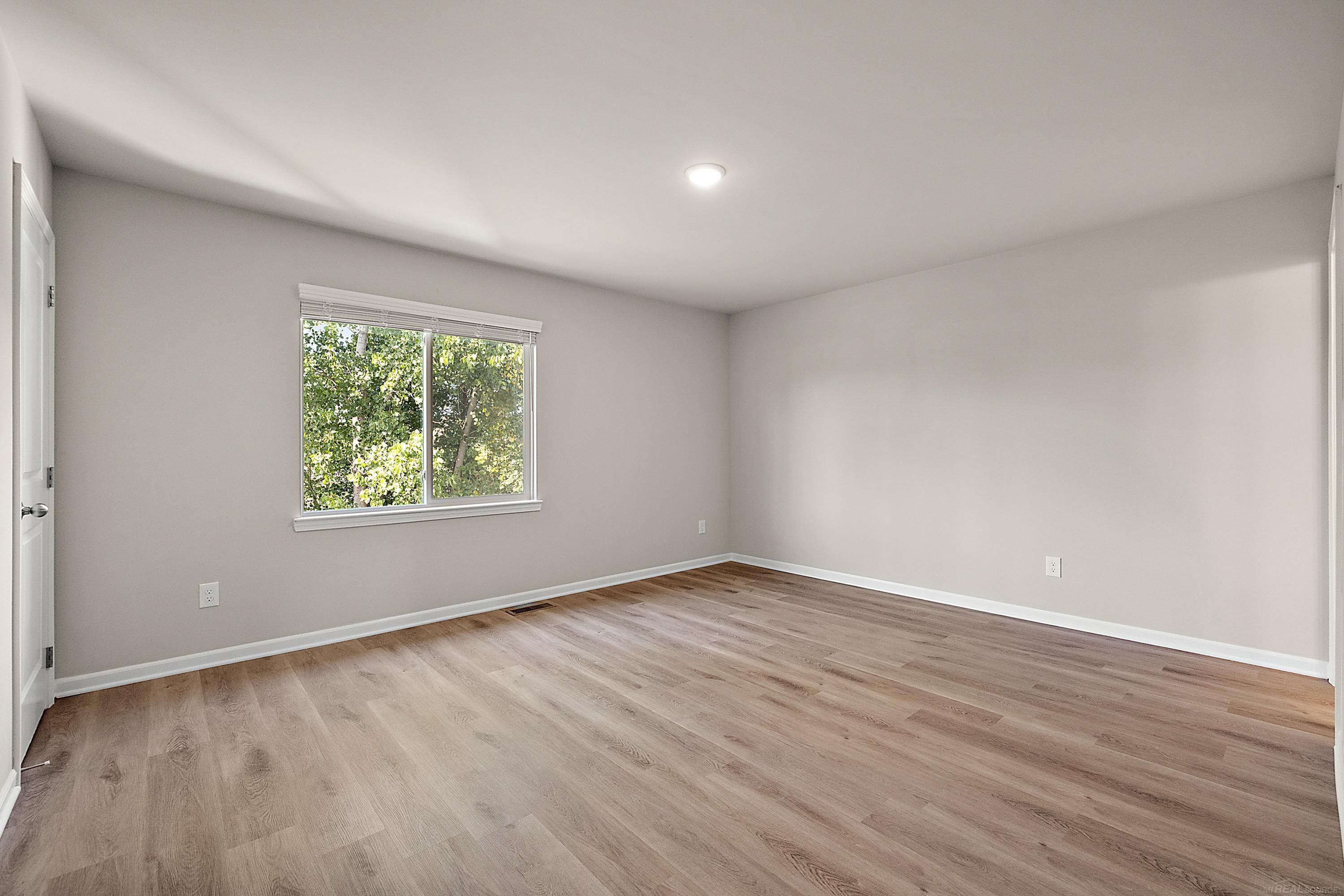 28259 Loews Drive, Bldg 8 Unit 2B, MI — Photo 32