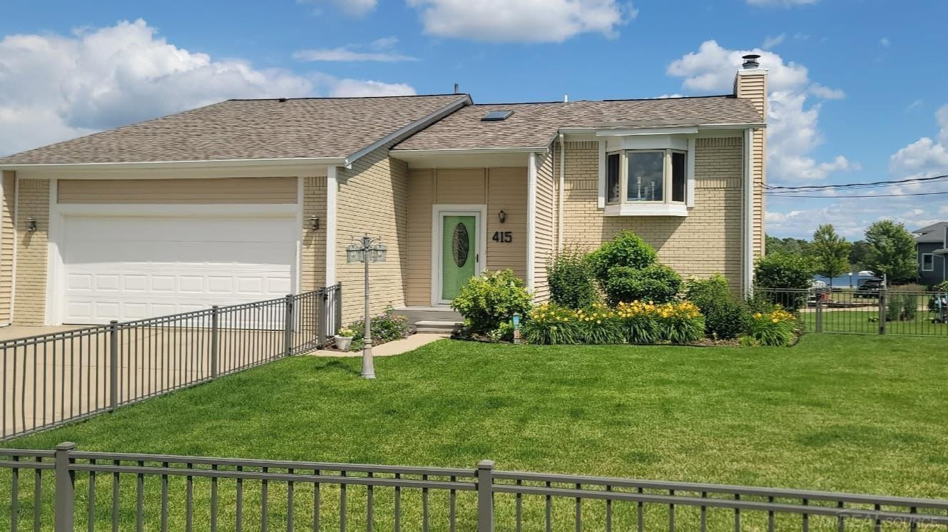 415 Coledale Drive, White Lake, MI