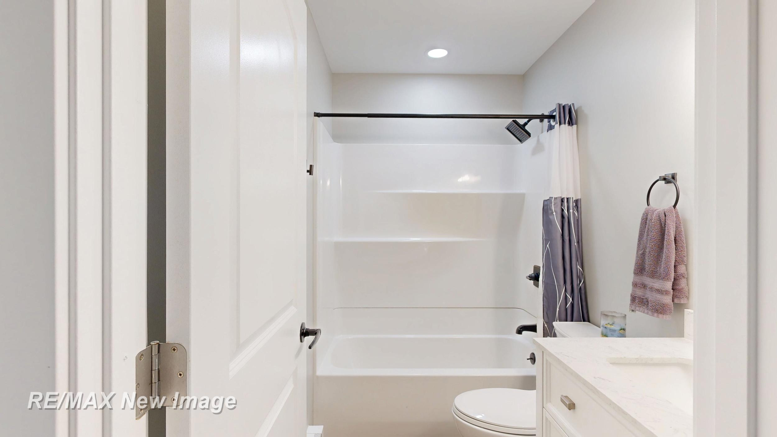 5019 Glenfield Drive, Saginaw, MI 48638 — Photo 14