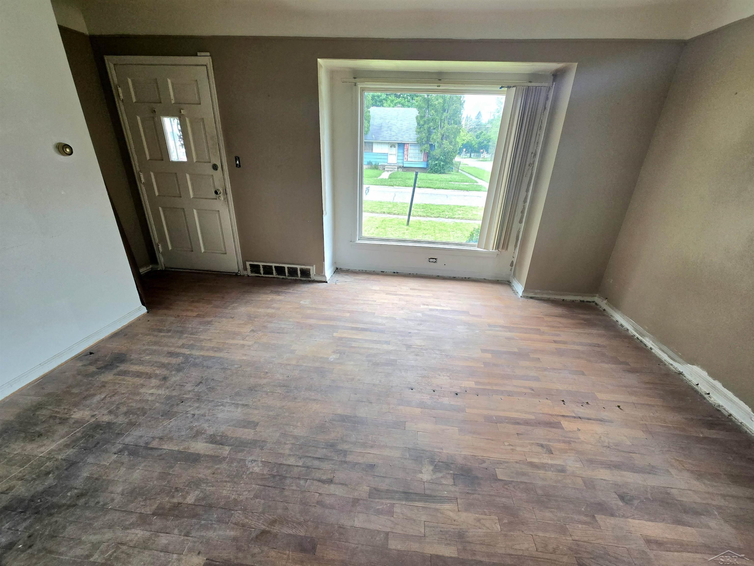 5518 Winthrop Boulevard, Flint, MI 48505 — Photo 2