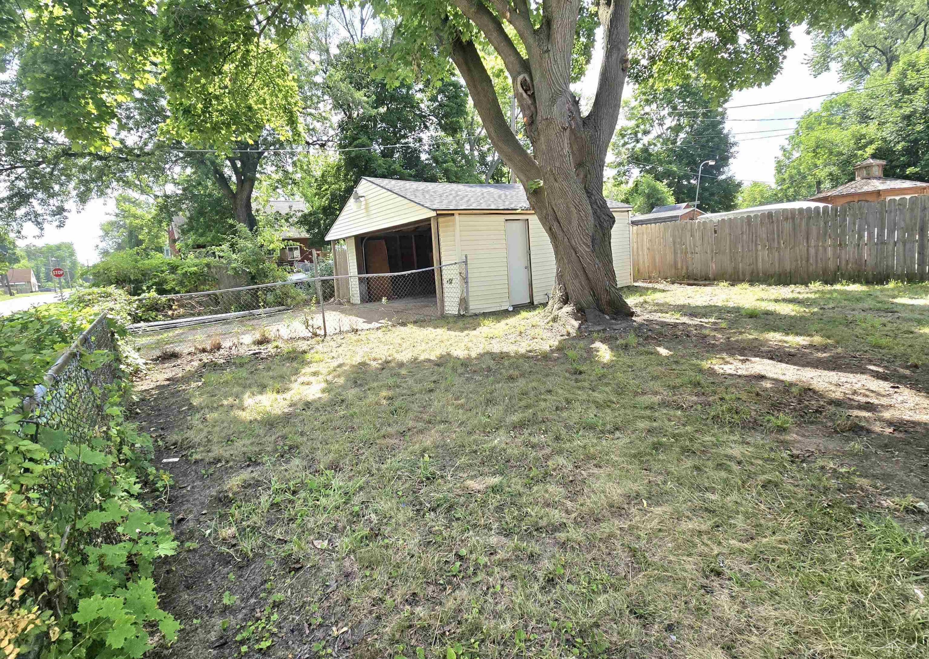 5518 Winthrop Boulevard, Flint, MI 48505 — Photo 6