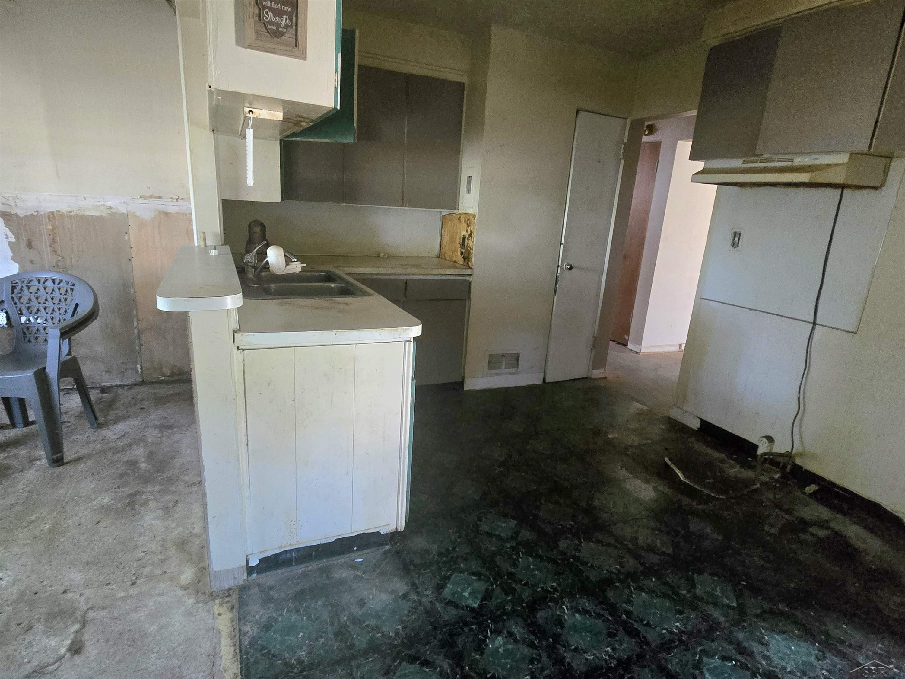 5518 Winthrop Boulevard, Flint, MI 48505 — Photo 9