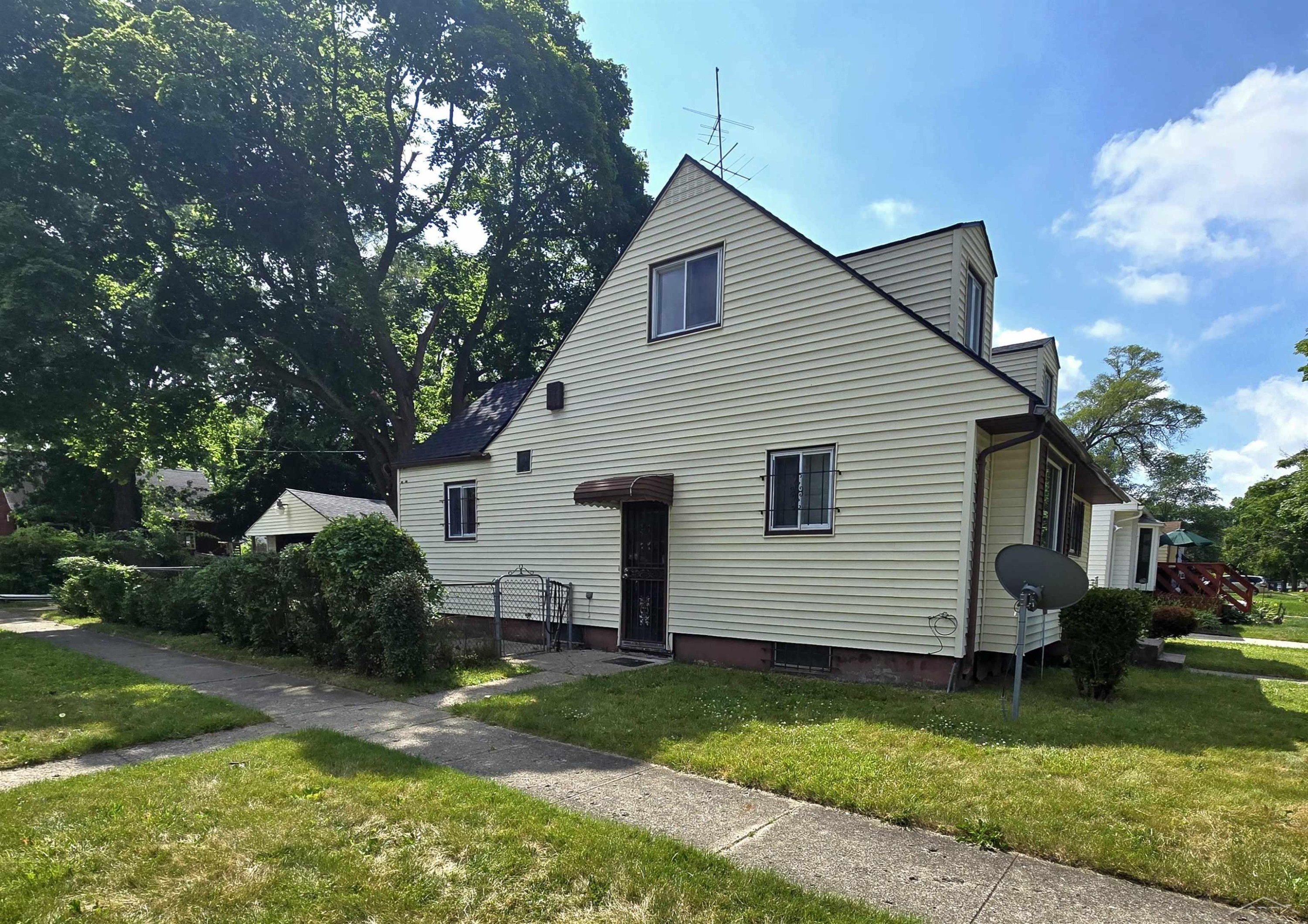 5518 Winthrop Boulevard, Flint, MI 48505 — Photo 17