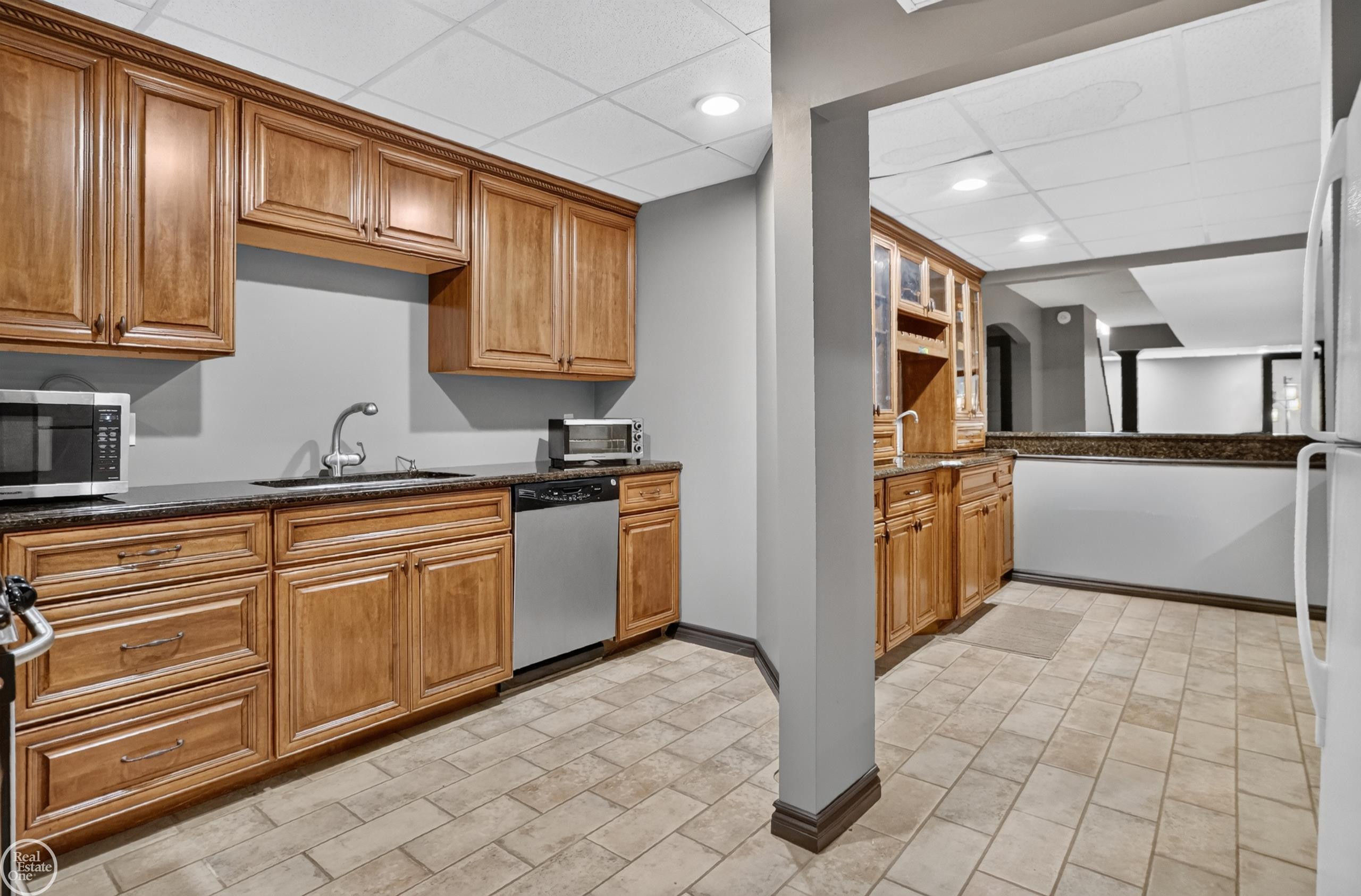 53987 Trent River Drive, Shelby Twp, MI 48315 — Photo 39