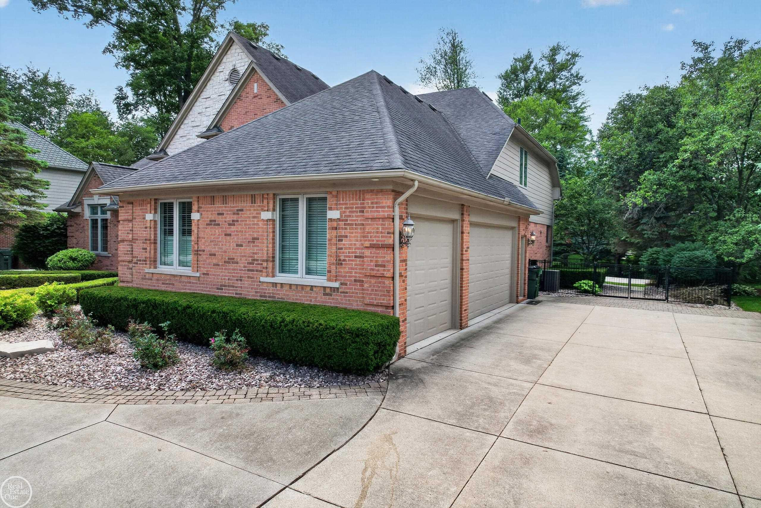 53987 Trent River Drive, Shelby Twp, MI 48315 — Photo 58
