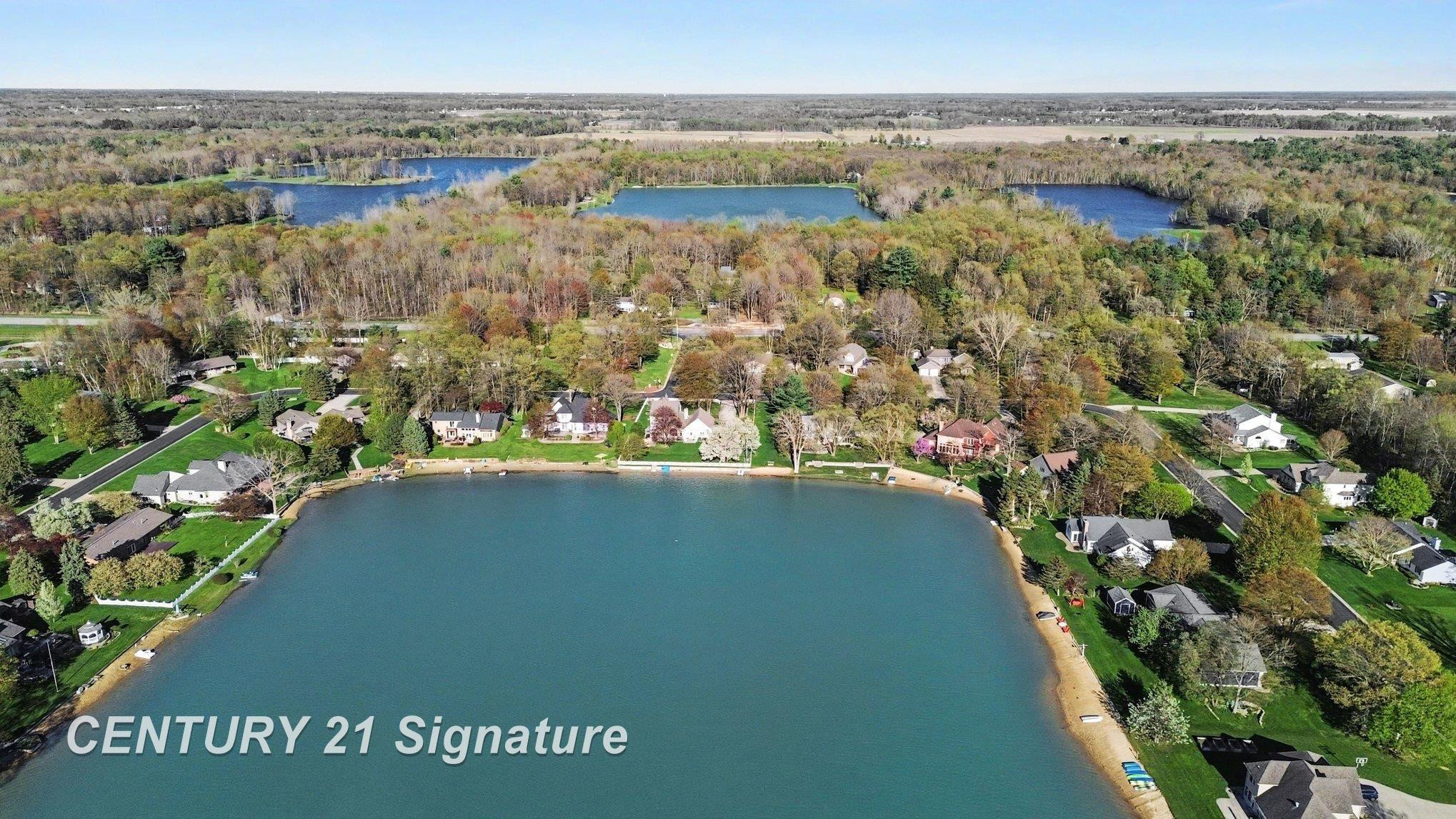 1944 E Lake Circle Drive, Saginaw, MI 48609 — Photo 7
