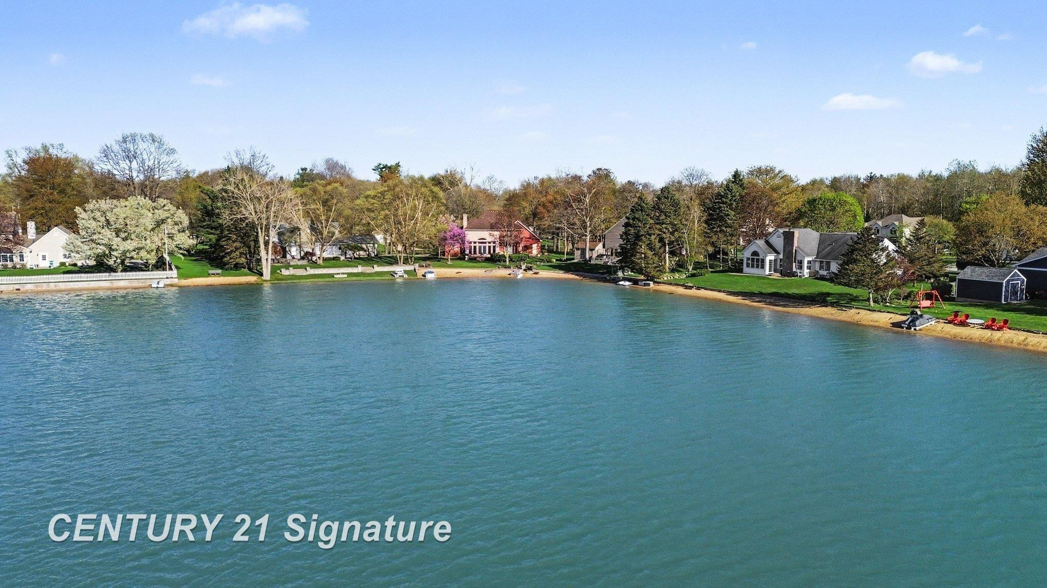 1944 E Lake Circle Drive, Saginaw, MI 48609 — Photo 8