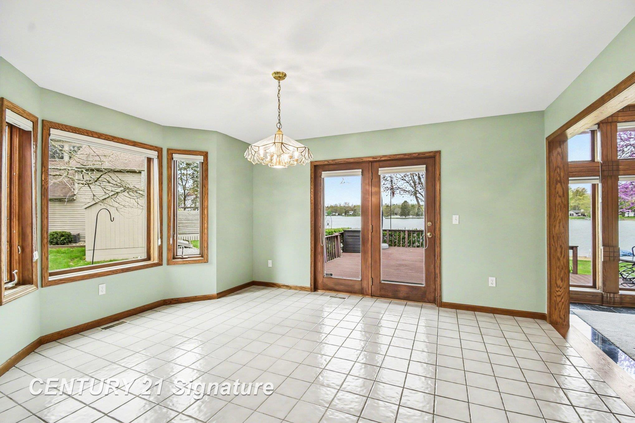 1944 E Lake Circle Drive, Saginaw, MI 48609 — Photo 16