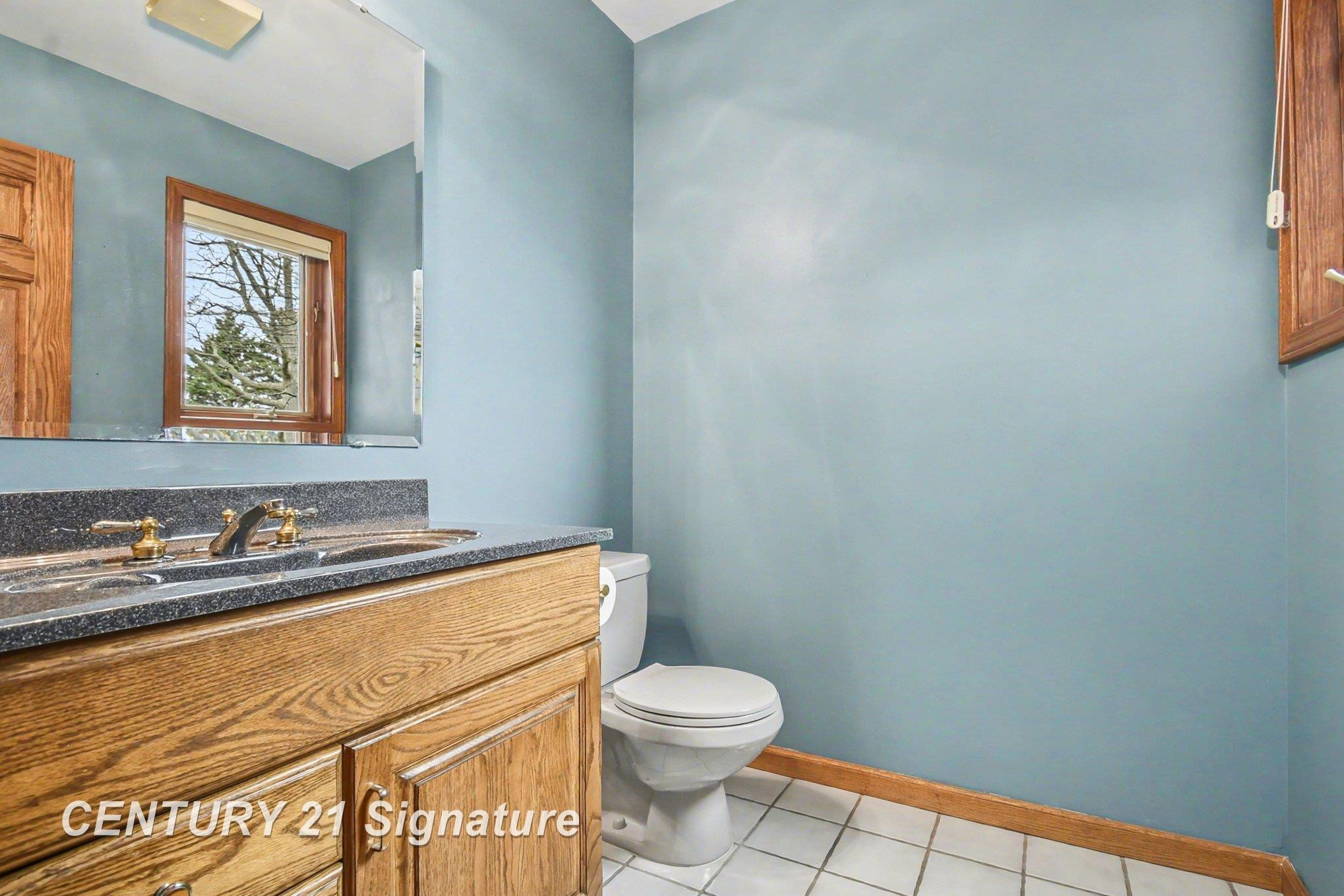 1944 E Lake Circle Drive, Saginaw, MI 48609 — Photo 21