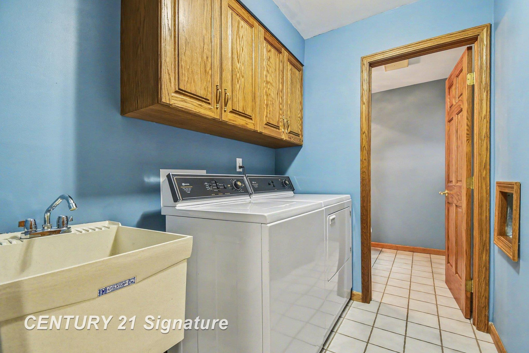 1944 E Lake Circle Drive, Saginaw, MI 48609 — Photo 22