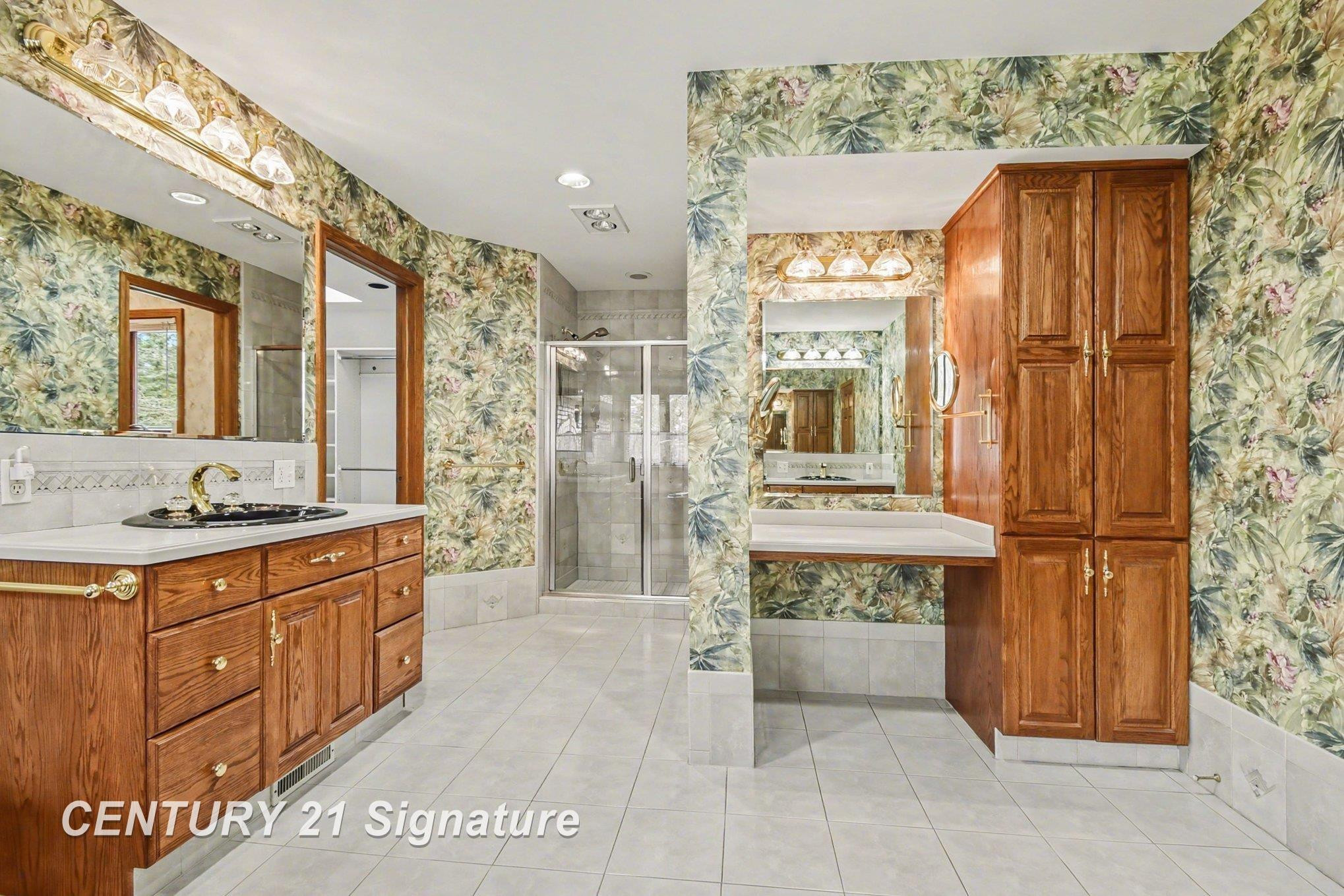 1944 E Lake Circle Drive, Saginaw, MI 48609 — Photo 38