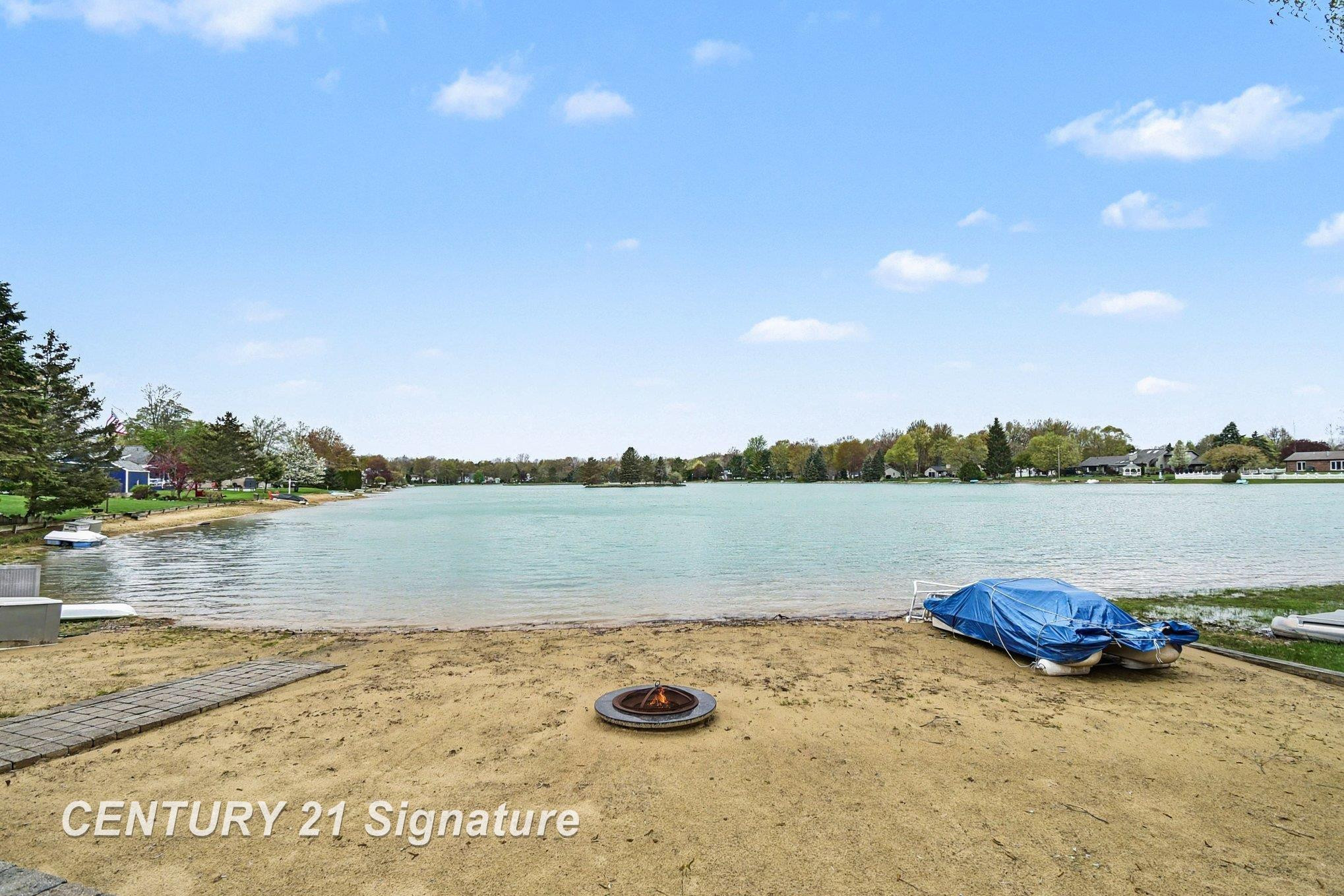 1944 E Lake Circle Drive, Saginaw, MI 48609 — Photo 48