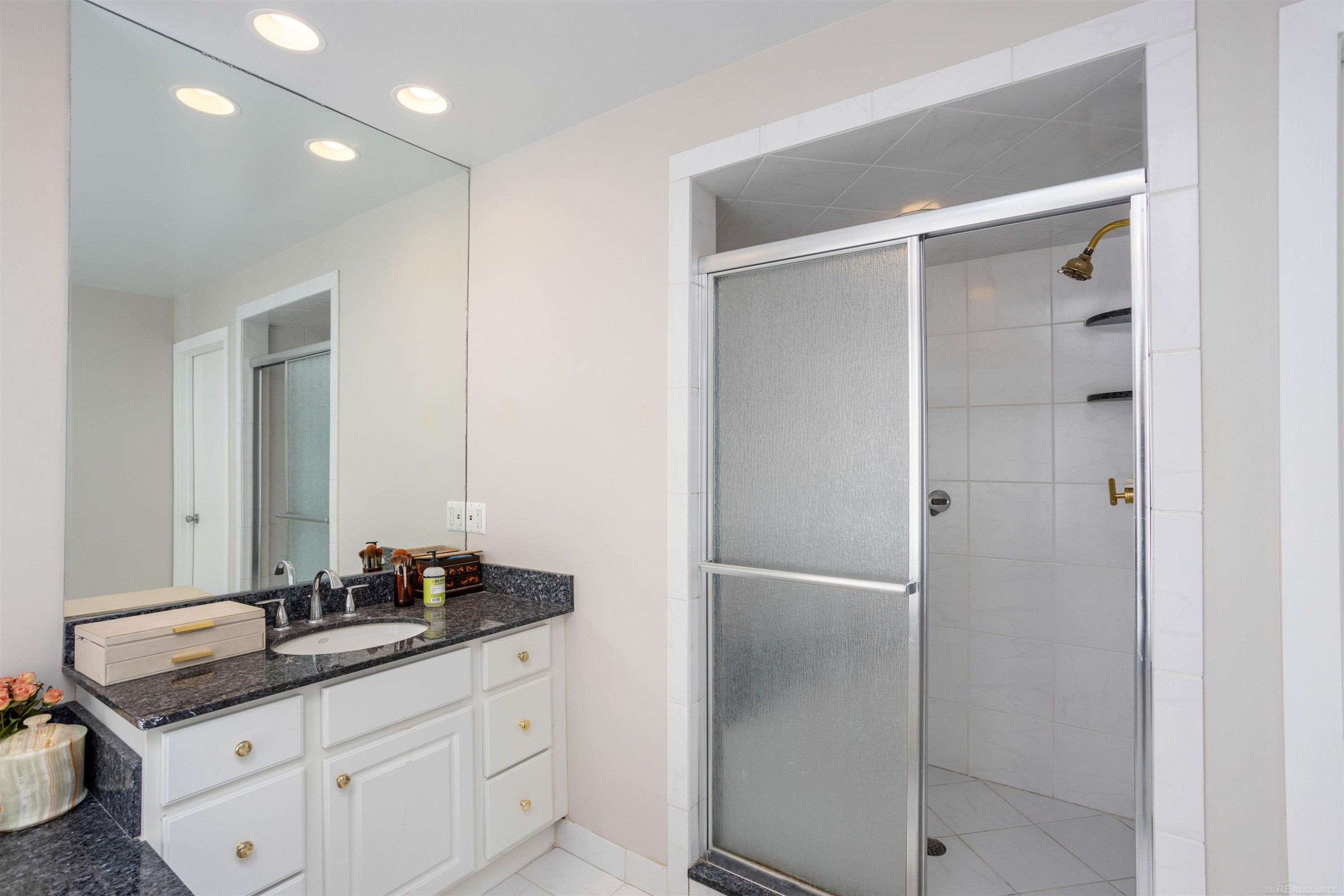 170 Keelson Drive, Detroit, MI 48215 — Photo 39