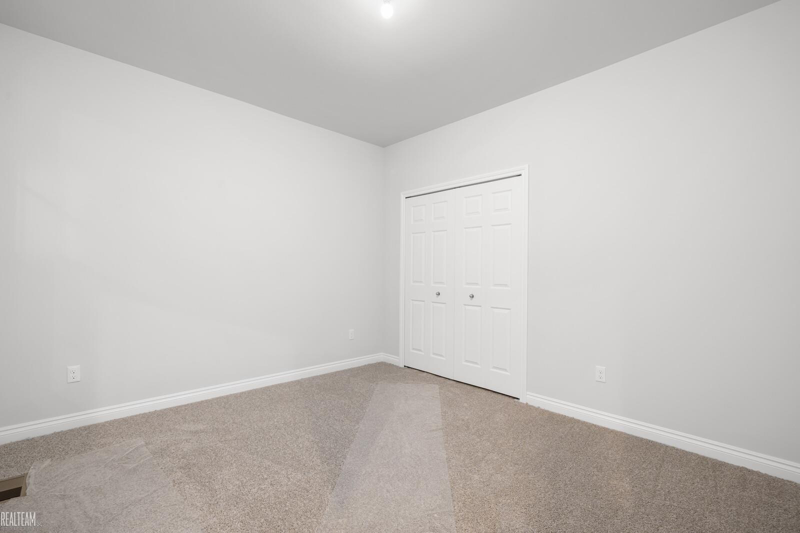 48810 Birmingham Drive, Chesterfield, MI 48047 — Photo 4