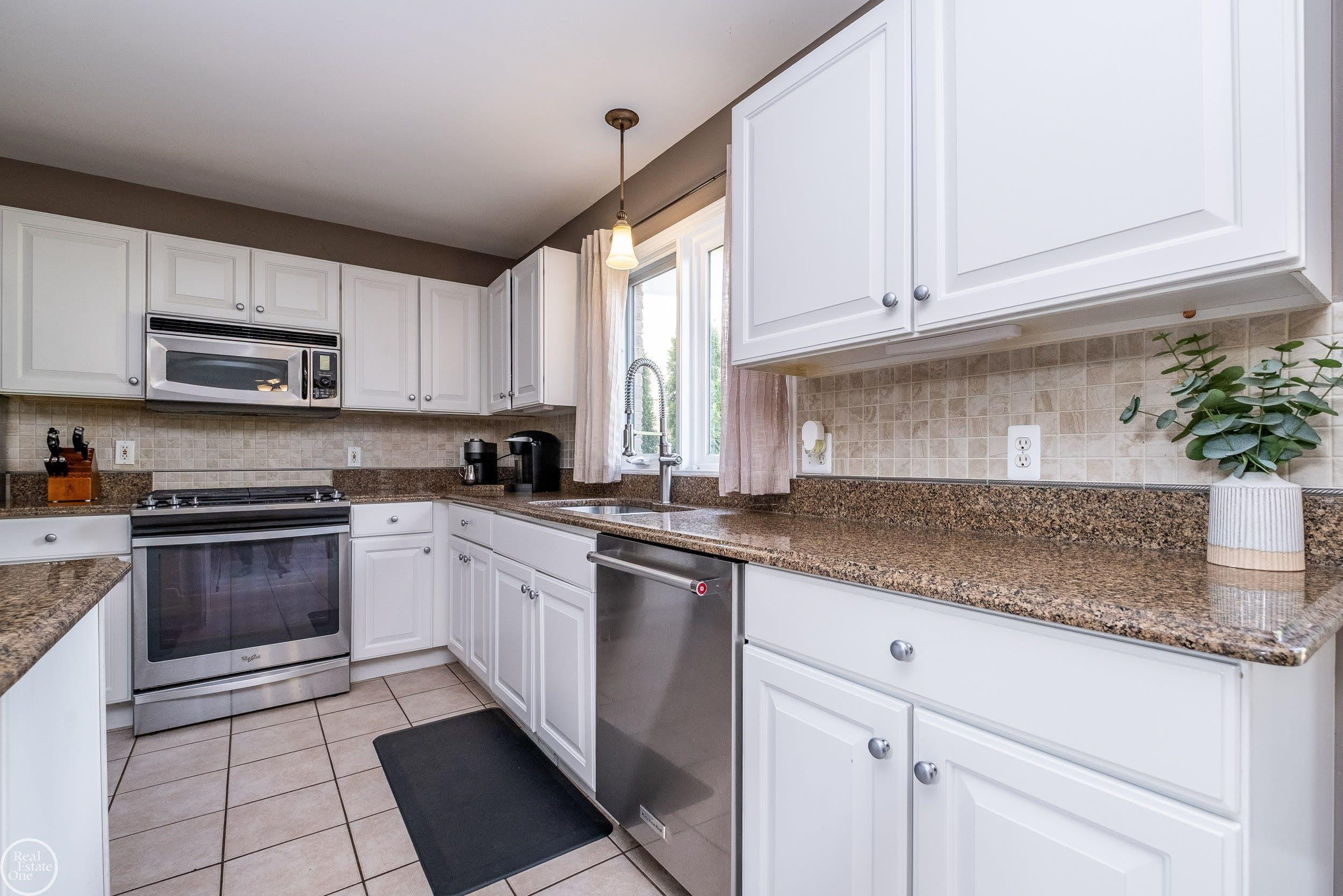 57667 Yorkshire Court, Washington, MI — Photo 9