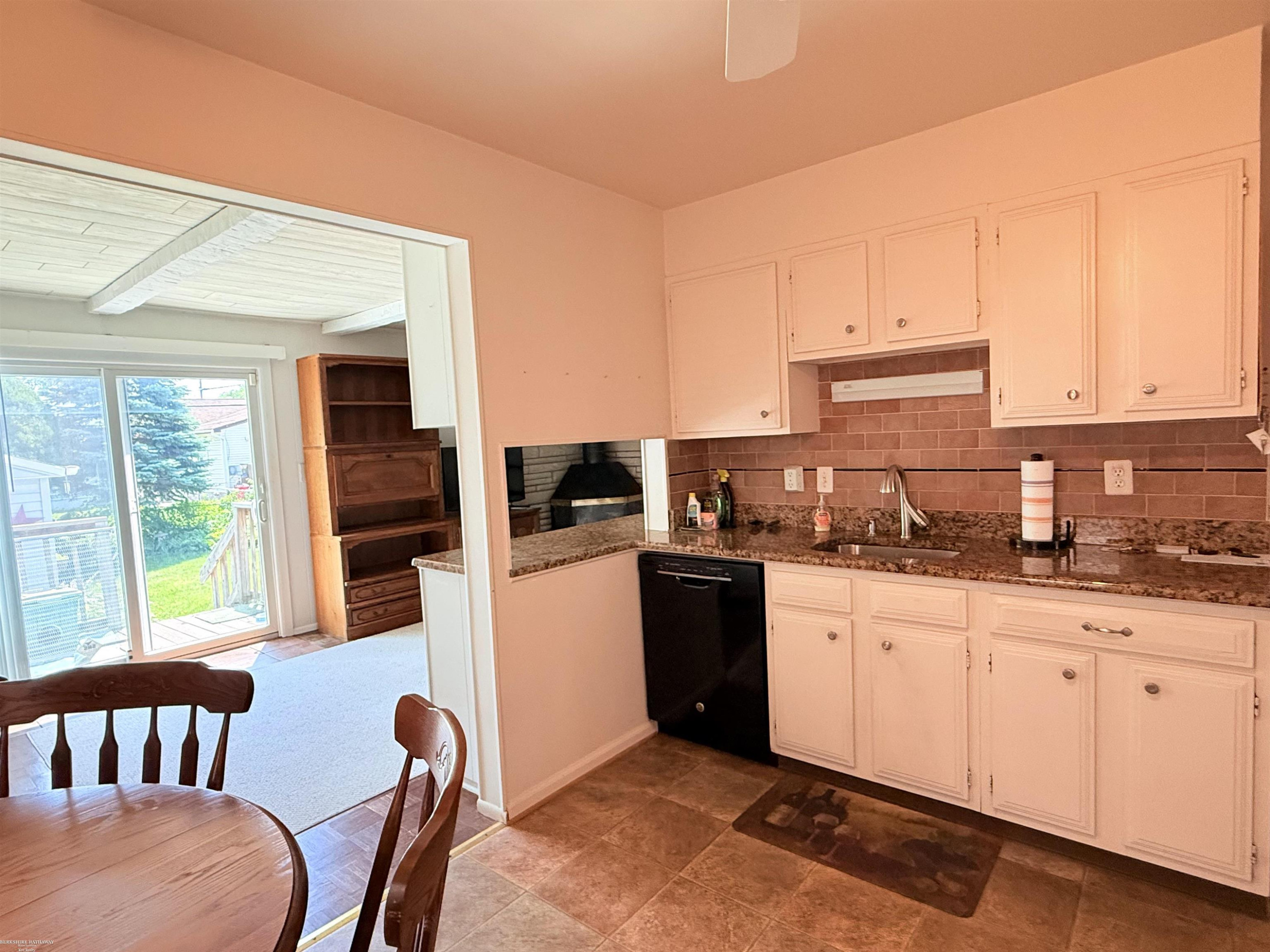 536 E Shevlin Avenue, MI 48030 — Photo 3
