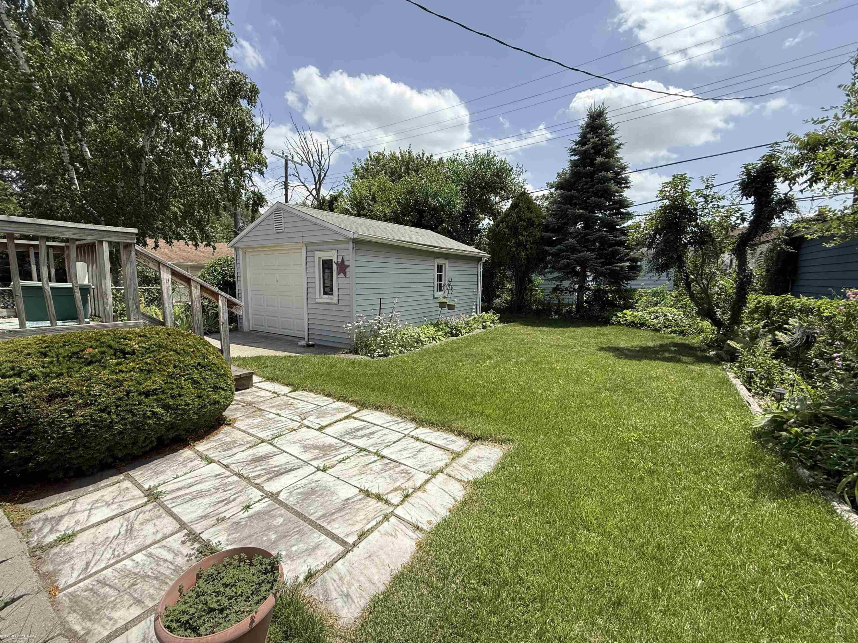 536 E Shevlin Avenue, MI 48030 — Photo 14