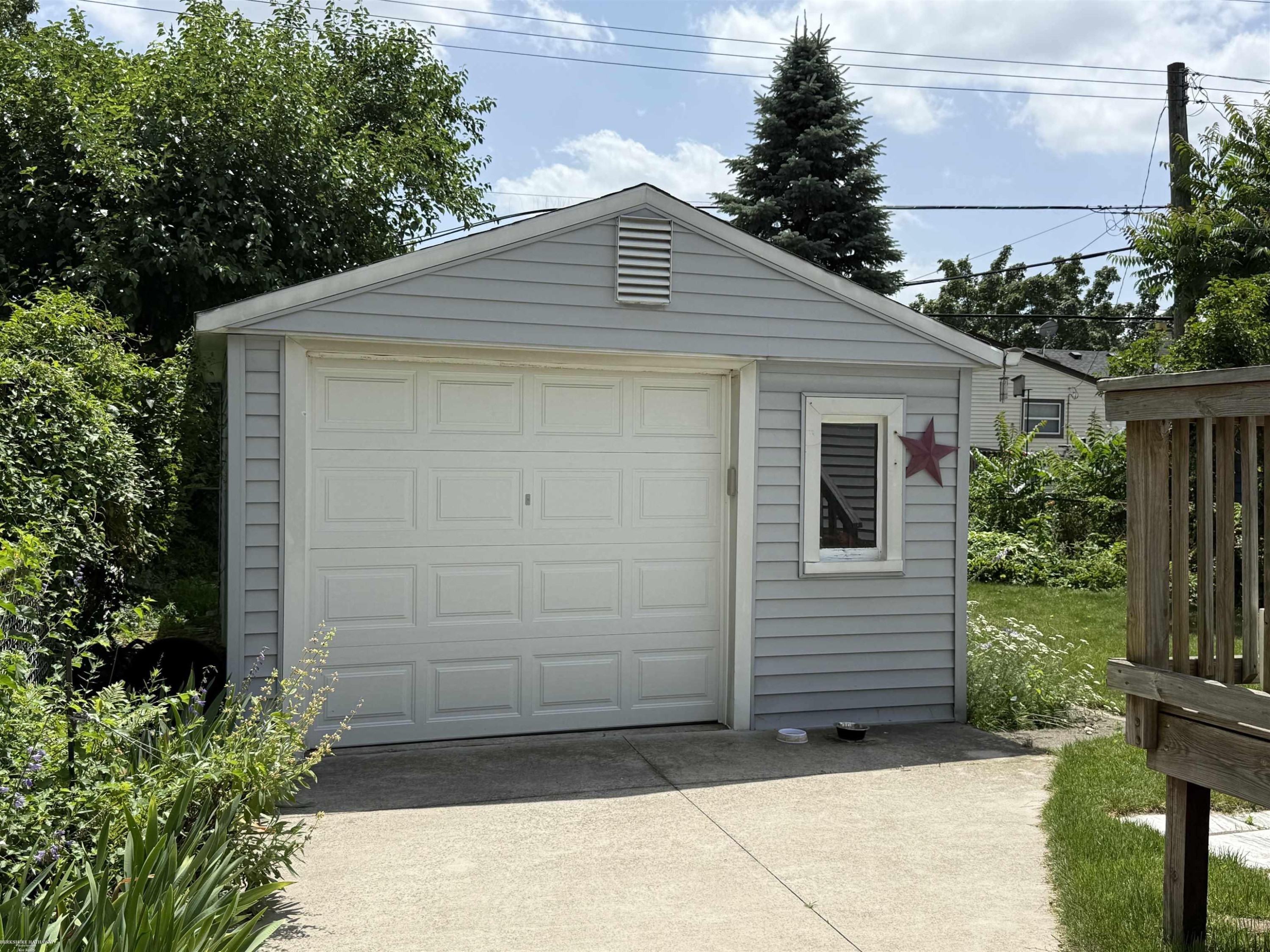 536 E Shevlin Avenue, MI 48030 — Photo 15