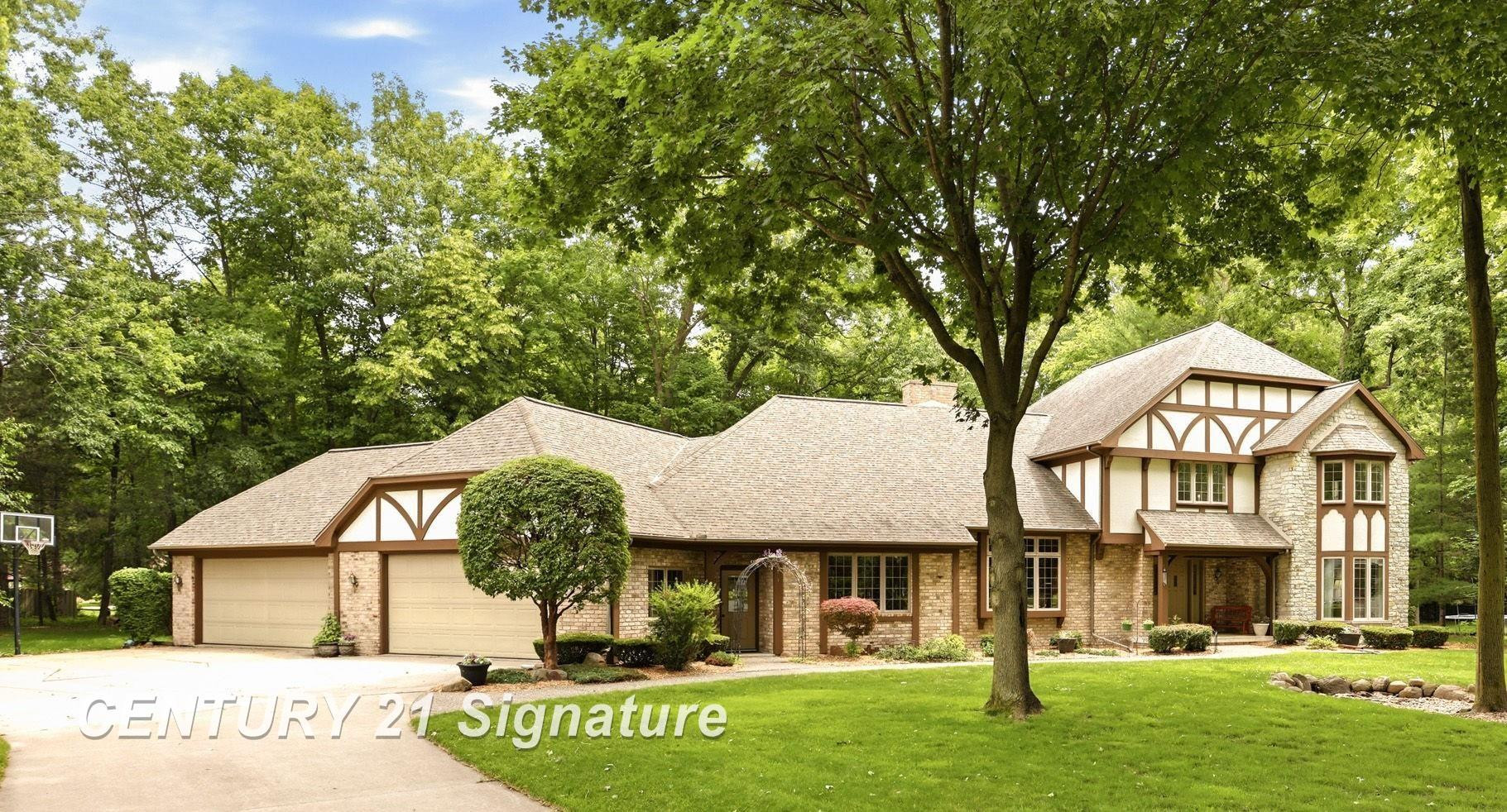 4210 Maple Woods West Drive, Saginaw, MI 48603