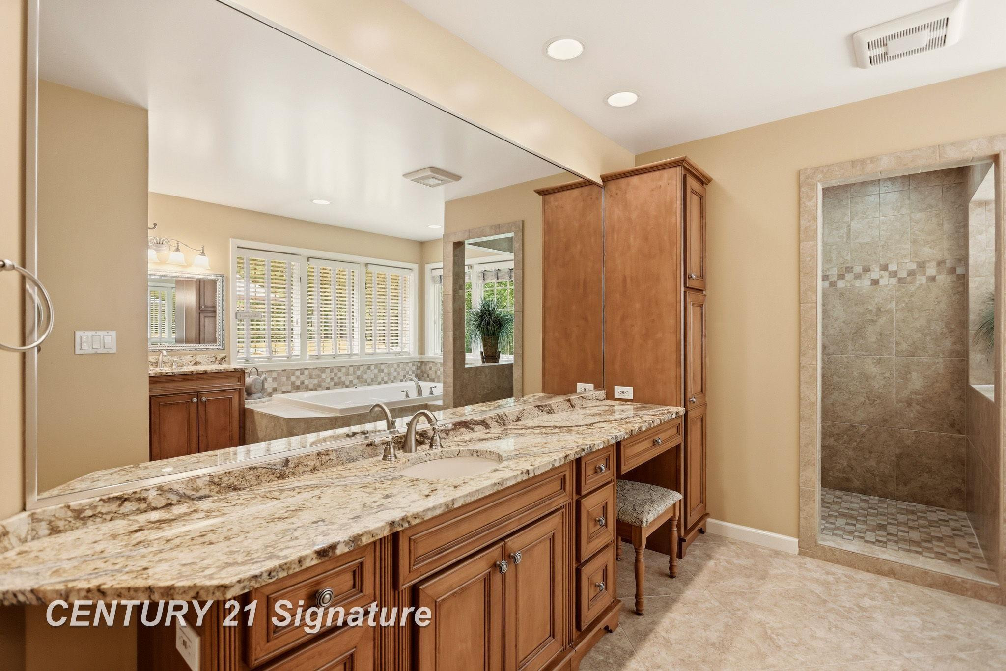 4210 Maple Woods West Drive, Saginaw, MI 48603 — Photo 32
