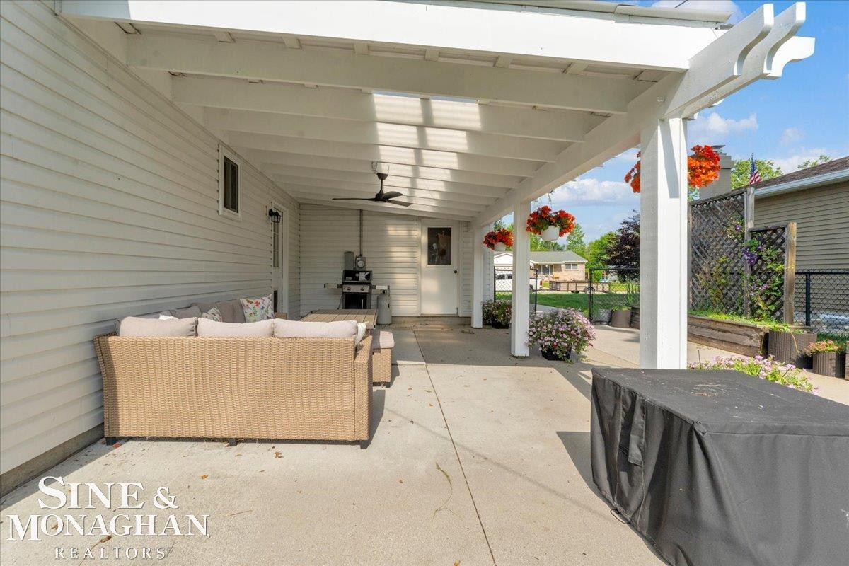 855 Montana Street, Marysville, MI 48040 — Photo 37