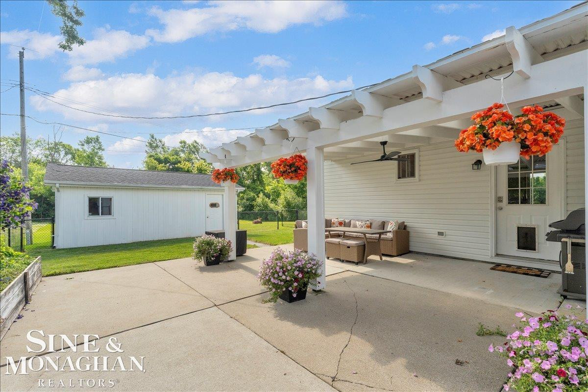855 Montana Street, Marysville, MI 48040 — Photo 36