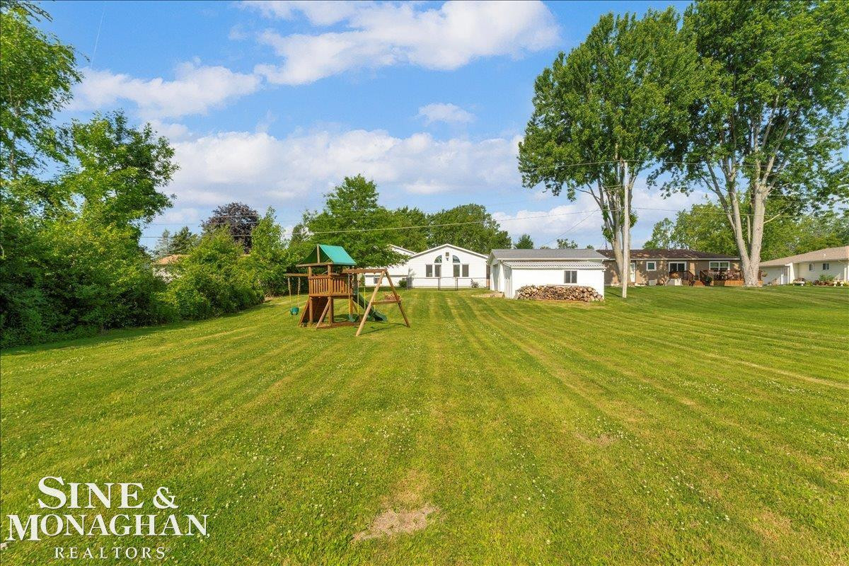 855 Montana Street, Marysville, MI 48040 — Photo 38