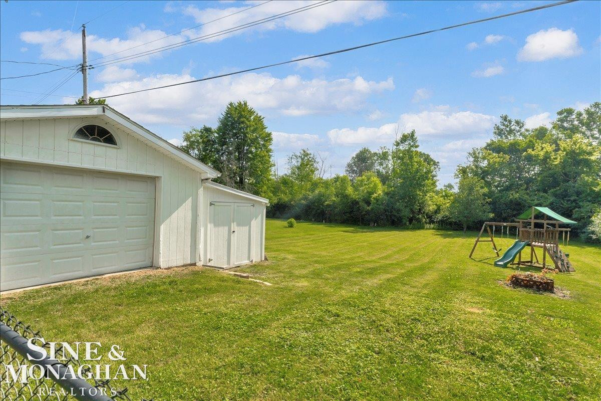 855 Montana Street, Marysville, MI 48040 — Photo 39