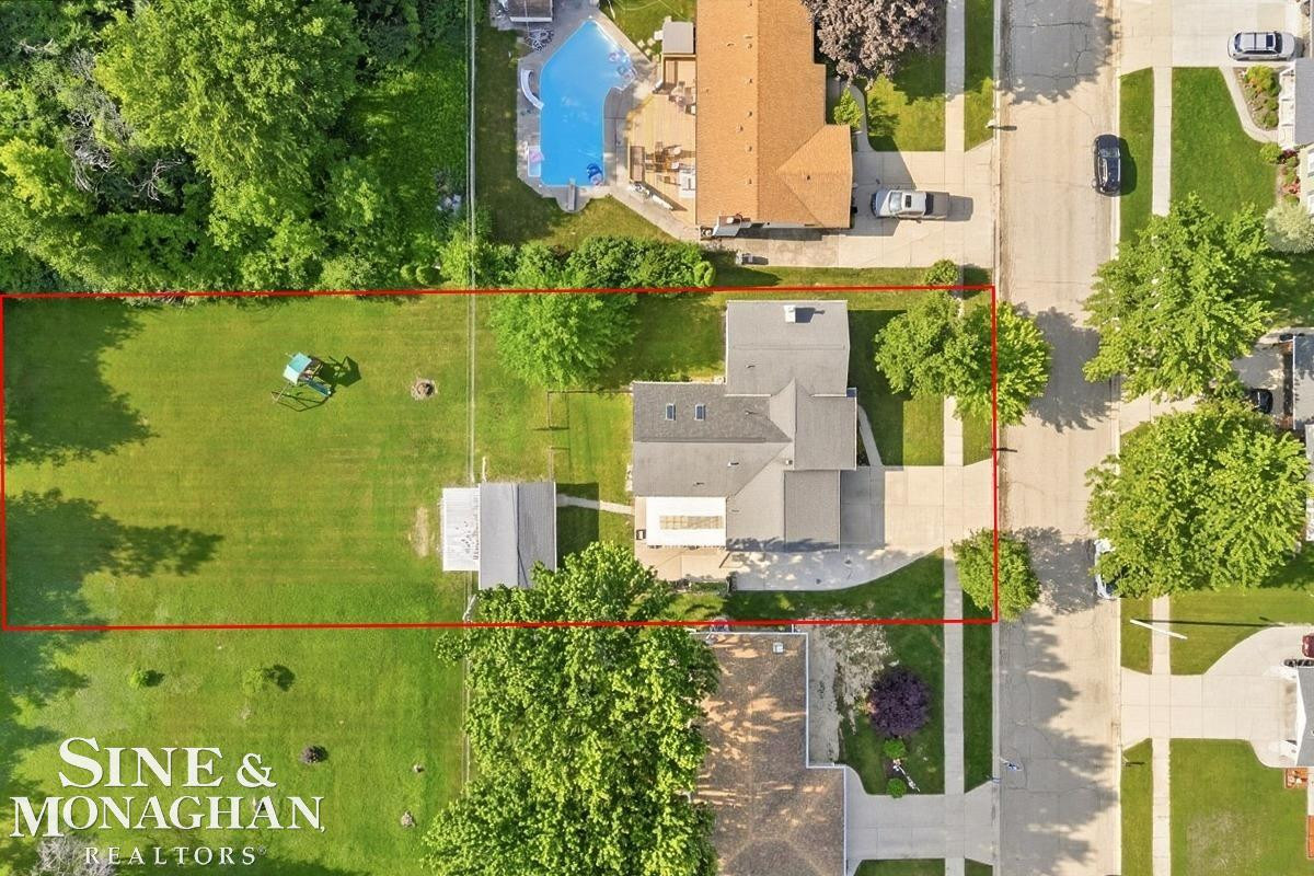 855 Montana Street, Marysville, MI 48040 — Photo 43