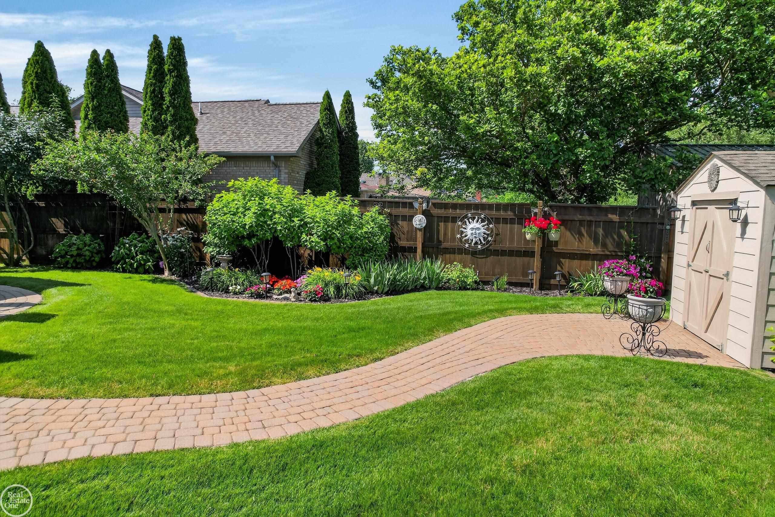 41220 Scarborough Court, Clinton Twp, MI 48038 — Photo 40