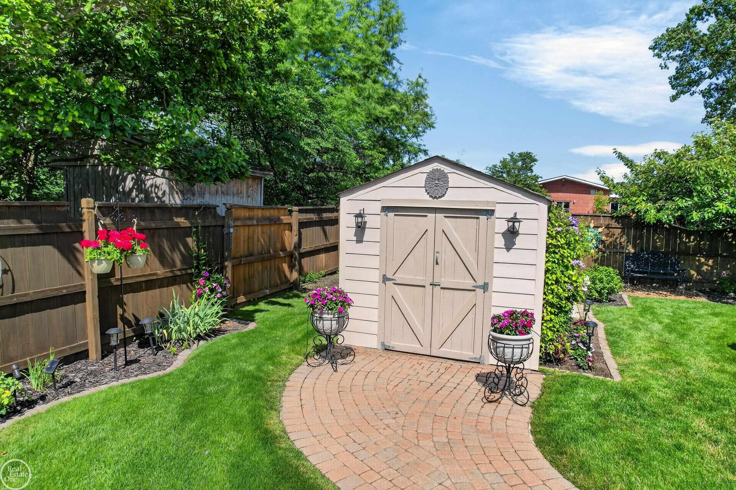 41220 Scarborough Court, Clinton Twp, MI 48038 — Photo 41